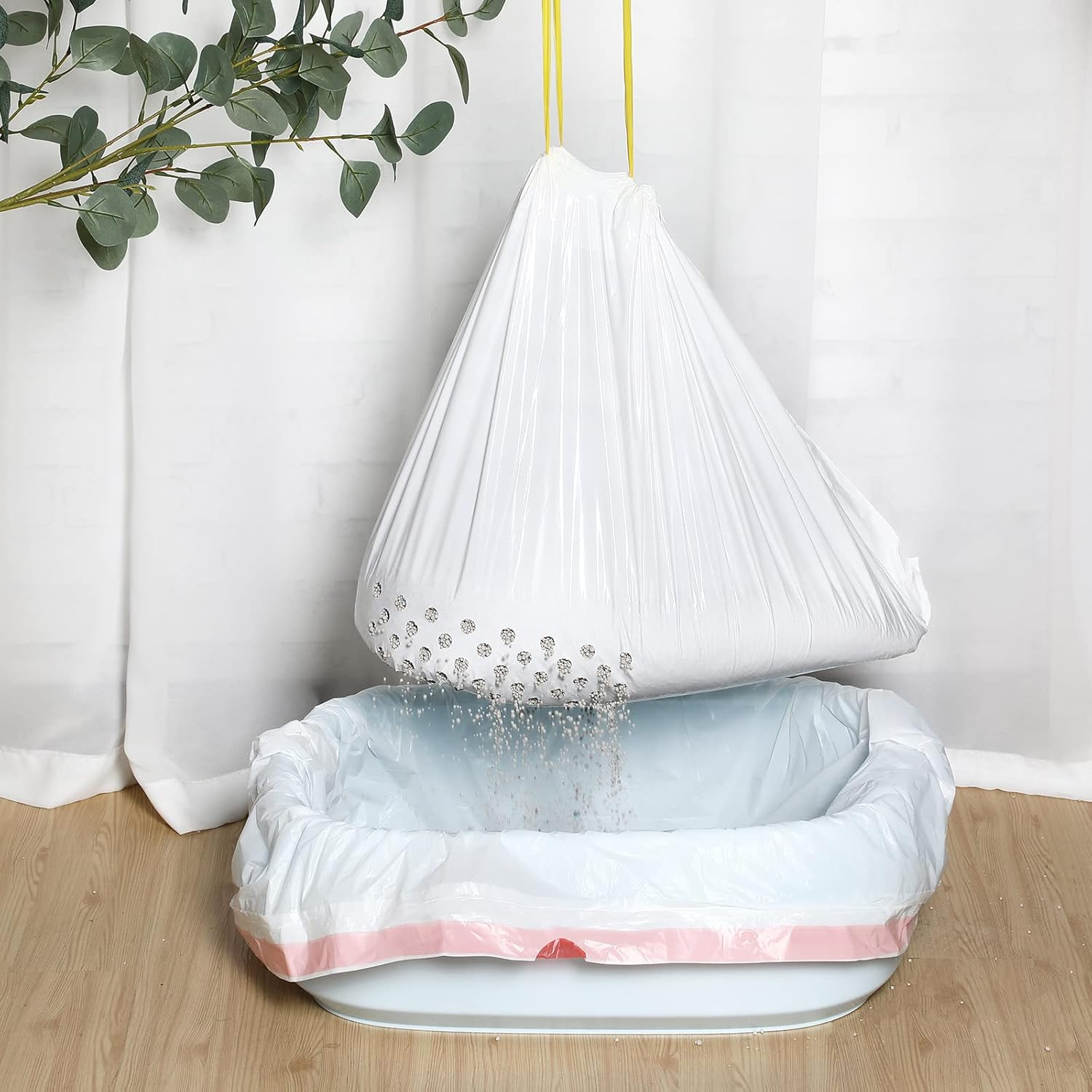 Jutom 28 Count Sifting Litter Box Liners, Drawstring Jumbo Sifting Cat Litter Bags with Holes, 31 X 18 Inch 22 Lb Capacity Portable Thick Scratch Resistant Drawstring Bags for Pet Cats image number 2