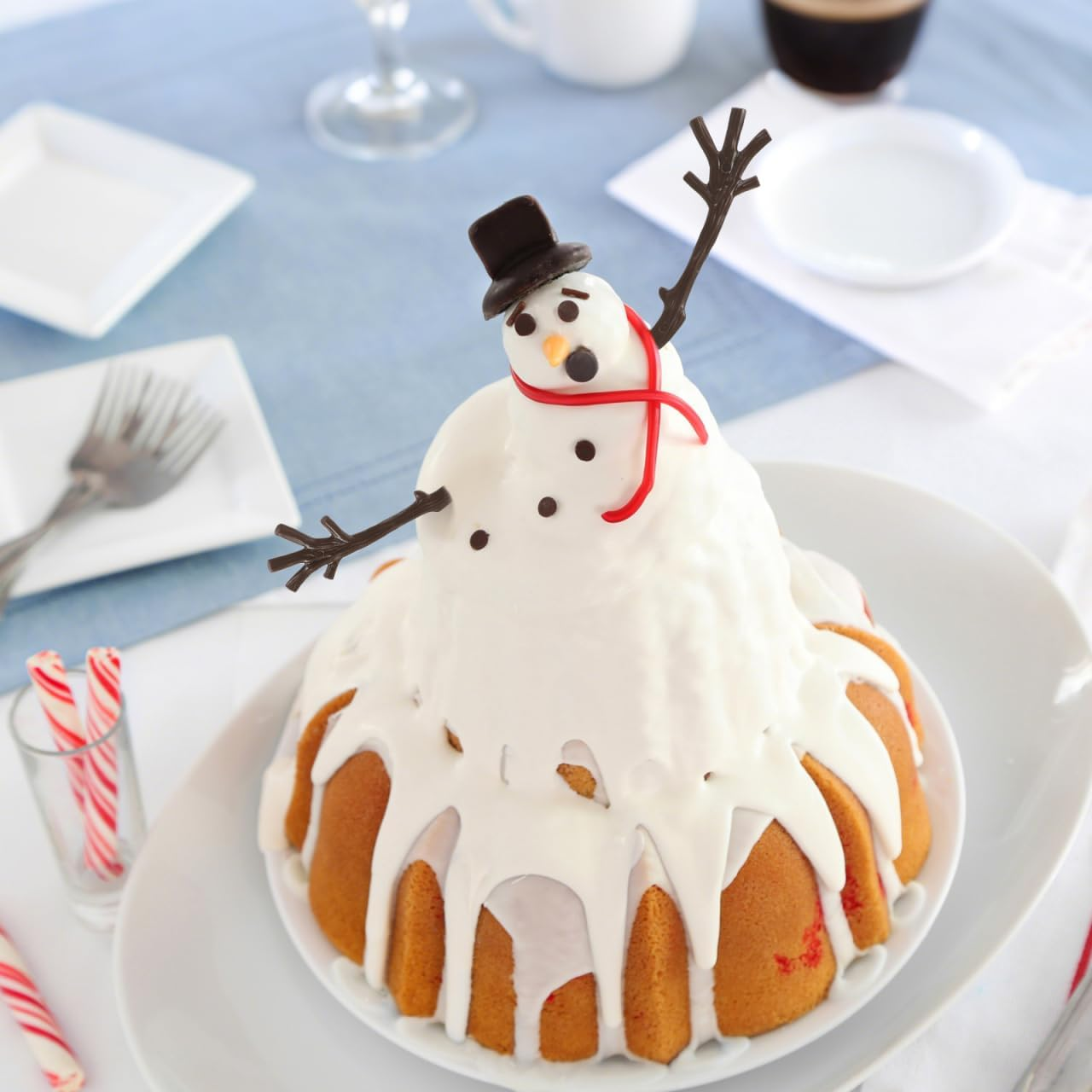 Abaodam 100Pcs Mini Plastic Snowman Hand Antler Shaped Tree Branch Snowman Crafts Kit for Party Favors Winter Xmas DIY Crafts Sewing image number 3