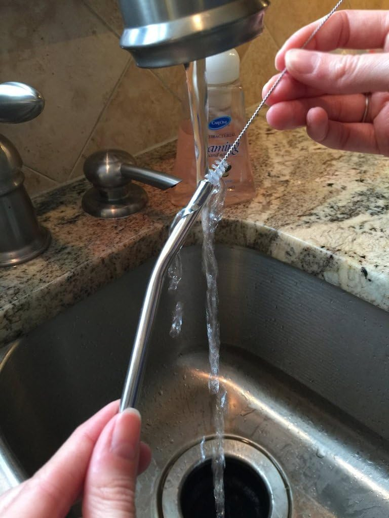 EKIND Stainless Steel Reusable Bent Drinking Straws and Cleaning Brush Set (Set of 4) image number 6