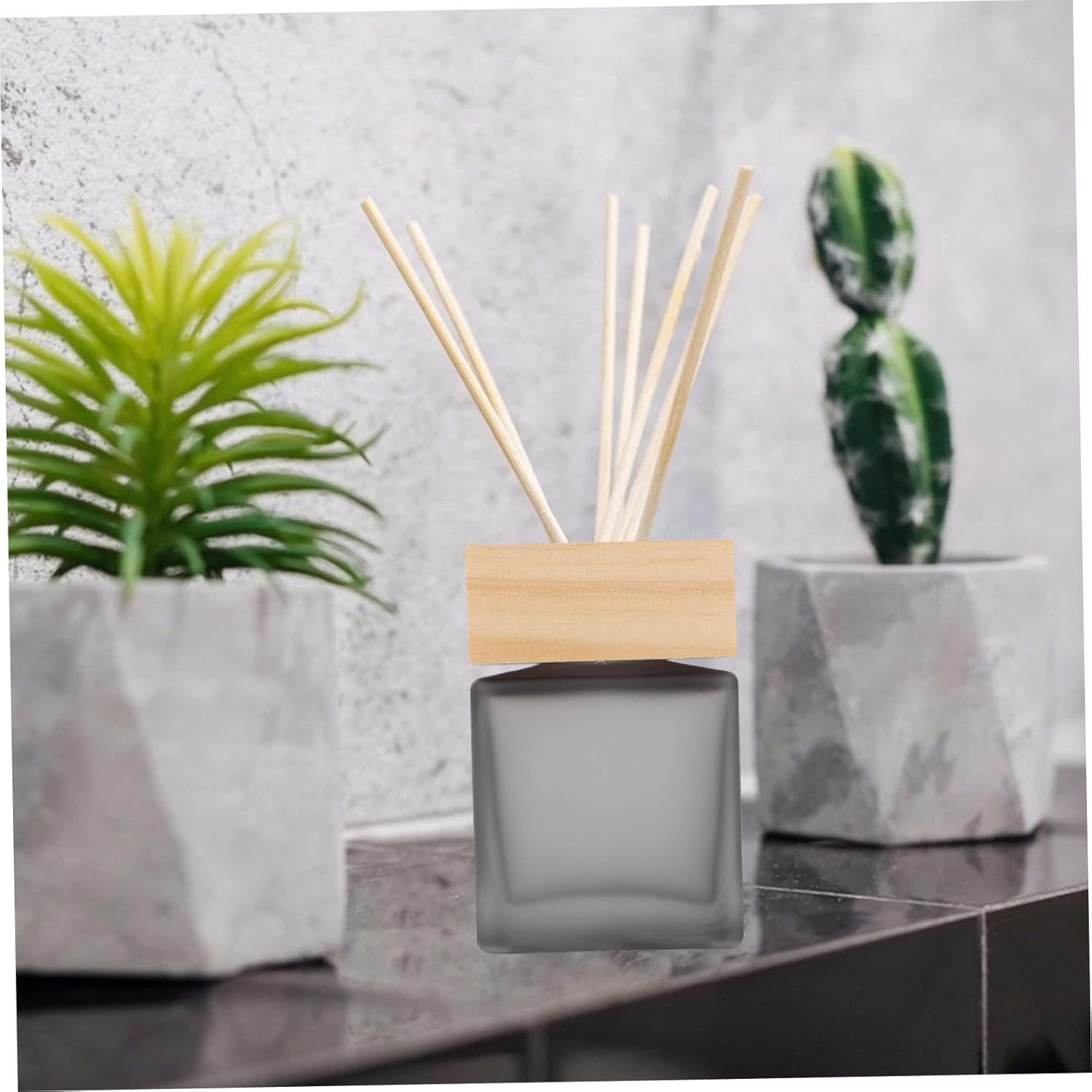 Amosfun Empty Aromatherapy Bottle Perfume Bottle 100Ml Square Glass Refillable Fragrance Diffuser Essential Oil Container for Home Decoration and Relaxation 2Pcs Set image number 6