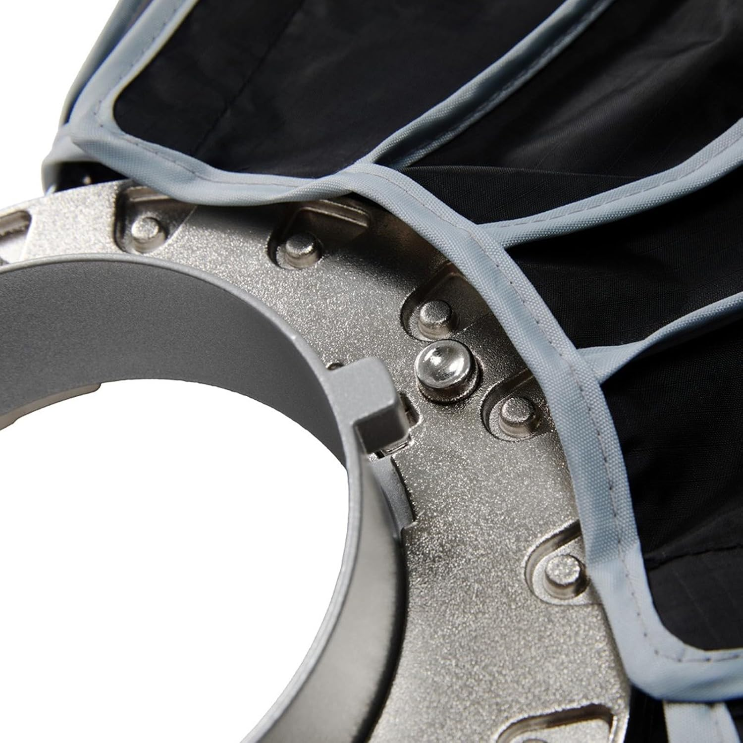 Aputure Quick Dome 60 Bowens Mount Softbox - 60Cm (2Ft) Circular Quick-Release Softbox with 16 Steel Rods, for Aputure Storm 400X and Other Bowens Mount Video Light,For Studio/On-Location Shooting image number 5