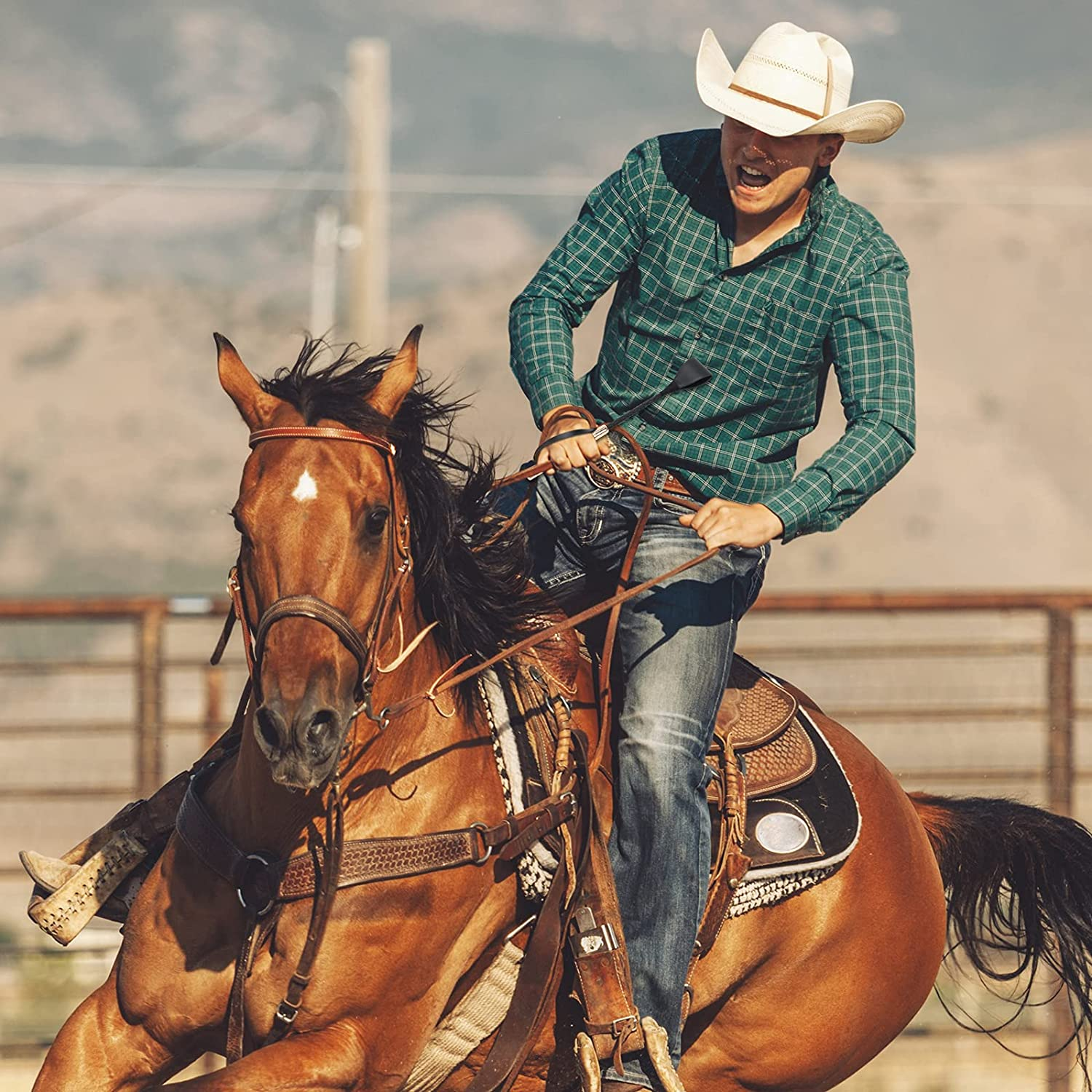 Horse Crop Black, Faux Leather Riding Crop with Anti-Slip Grip Gel Handle (30Cm, Black) image number 3