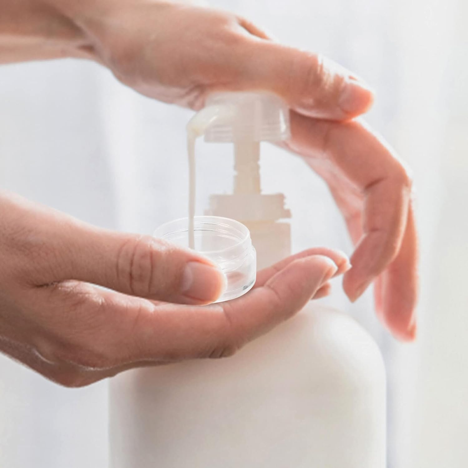 Alipis Small round Travel Cream Containers 5G Refillable Plastic Jars with Seal Lids for Facial Skincare Makeup Storage and Portable Sub Containers image number 3