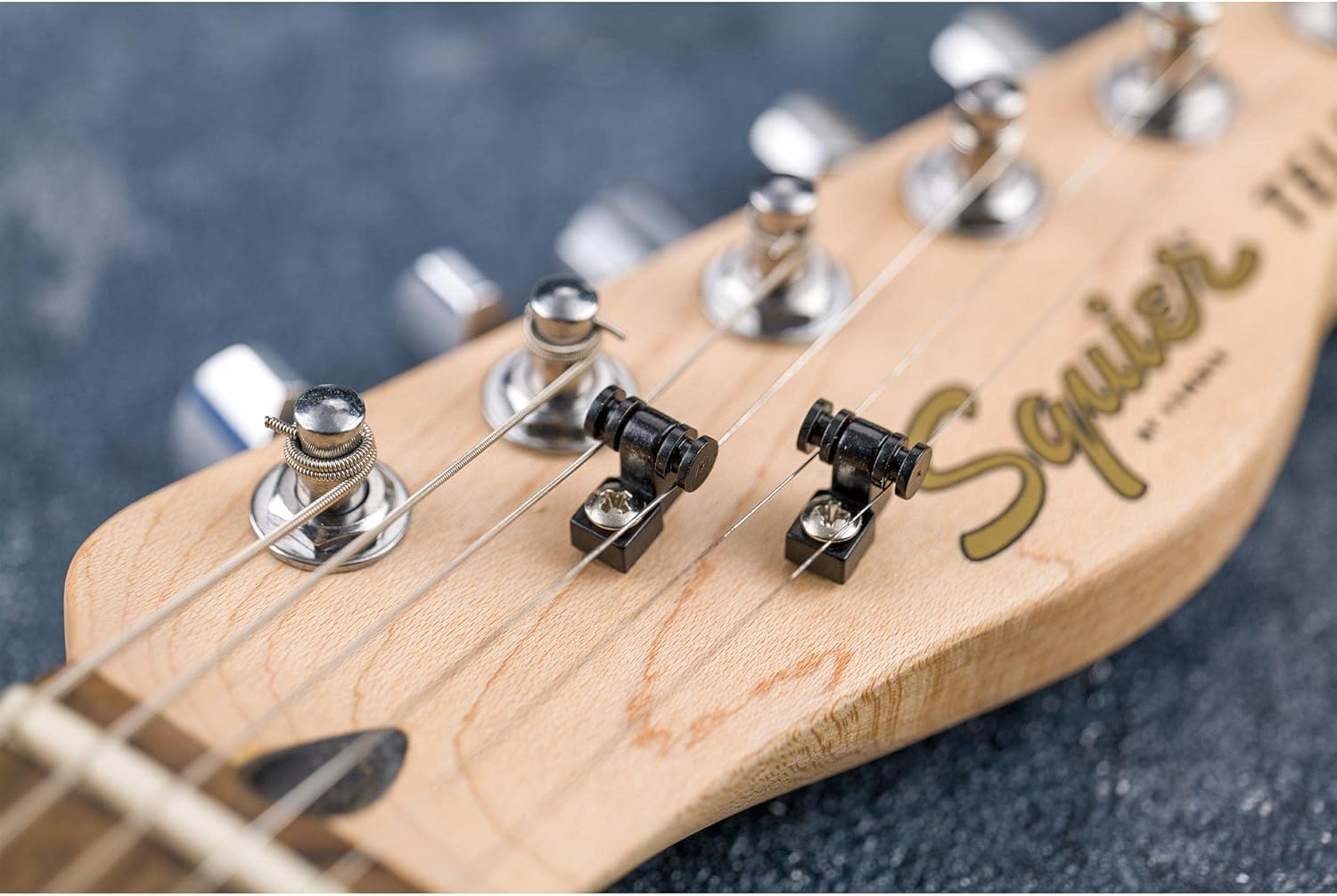 Musiclily Pro Steel Roller String Trees String Guides String Retainers for Strat/Tele Style Electric Guitar, Nickel (Set of 2) - Black image number 4