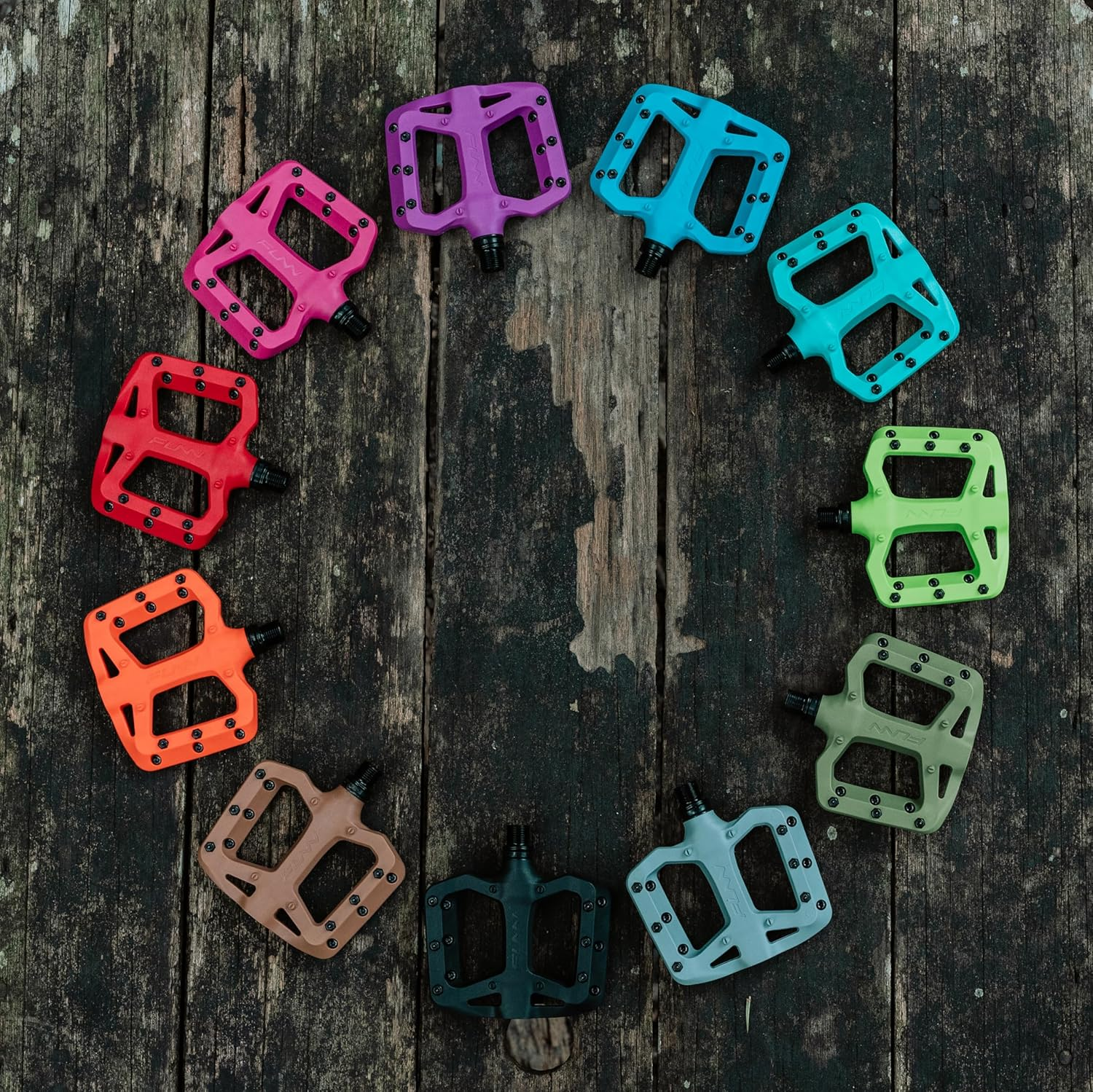 Funn Taipan S Glass Fiber Reinforced Thermoplastic Bike Pedals with 9/16-Inch Crmo Axles and Shin-Friendly Pins for Mtb/Bmx/Urban/Gravel Riding