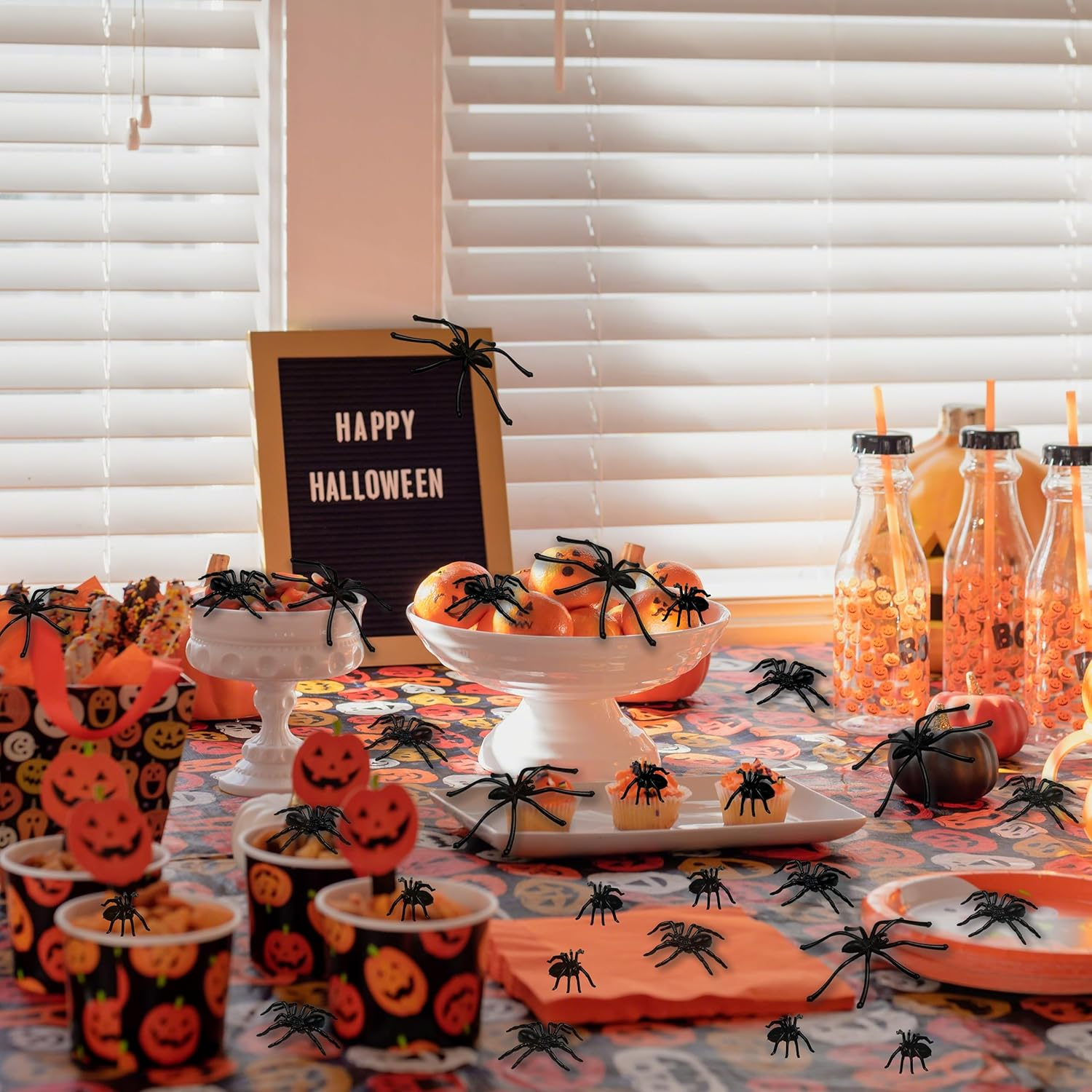 VOVEA 120PCS Realistic Halloween Plastic Spiders Fake Black Scary Spiders Prank Props for Halloween Party Decorations image number 4