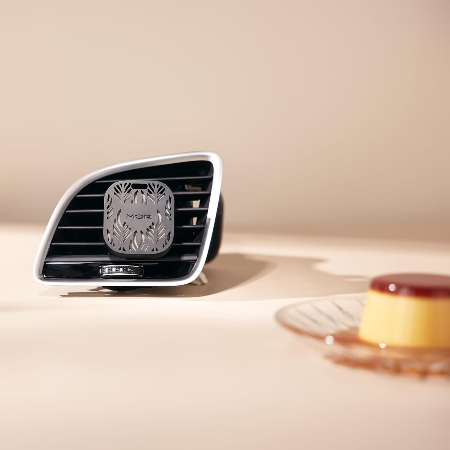 MOR Boutique Emporium Classics Blanc Cr&egrave;me Caramel Car Diffuser image number 1