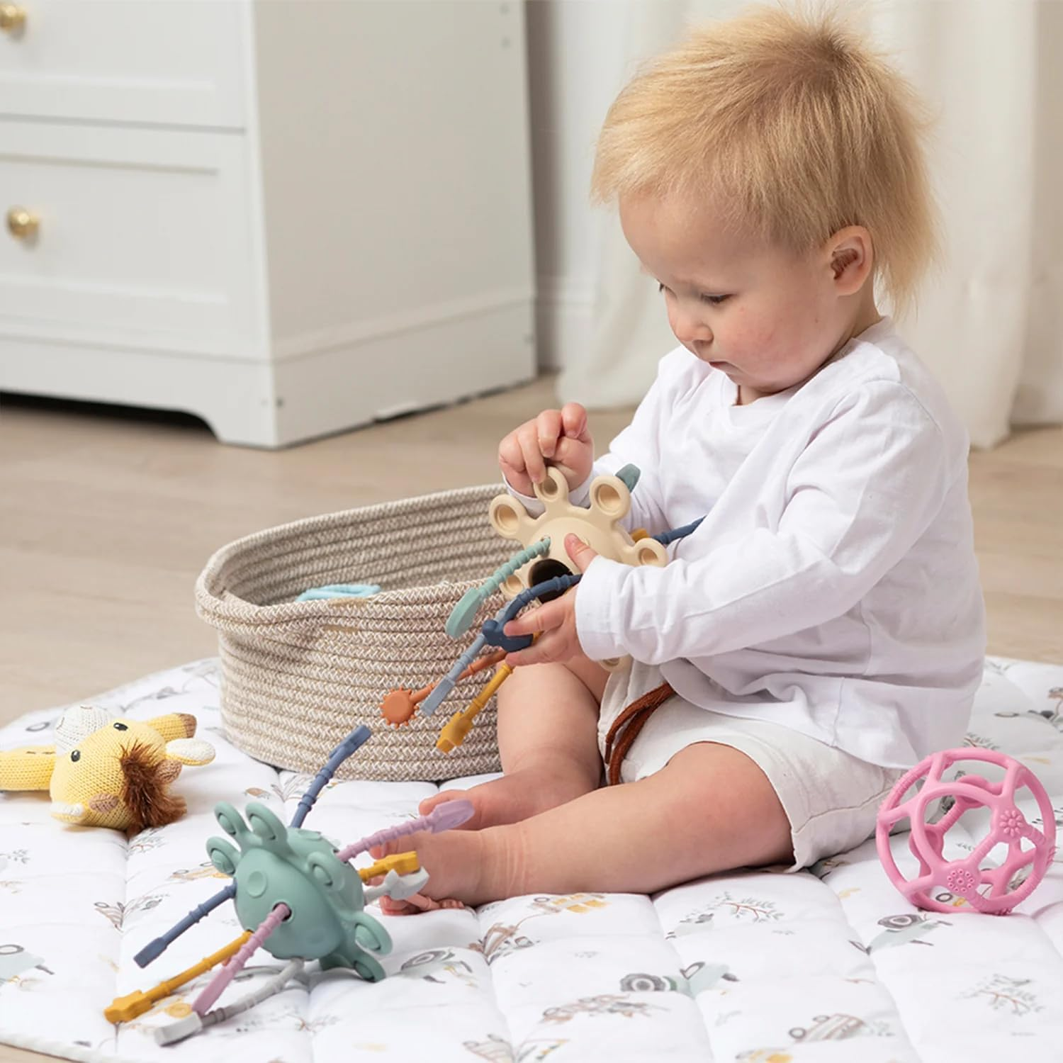 Living Textiles Organic Reversible Cot Comforter - Tractor Ride, Premium Fabric for Baby'S Best Comfort, Super Soft Baby Quilt for Crib Bed, Stroller, Cot,Moisture Resistant - 95 X 110Cm image number 1