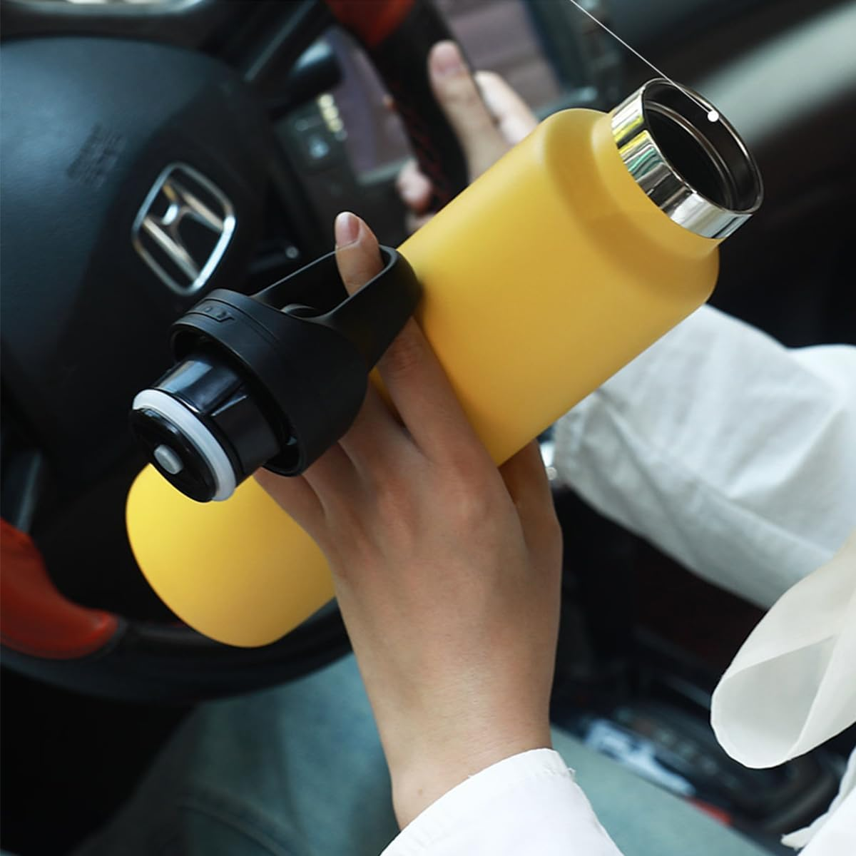 Nordquest Simple Modern Water Bottle with Straw, Designed for Drivers，Coffee Travel Mug, Snap-On Bottle Cap, One-Handed Convenience, Iced Coffee image number 4