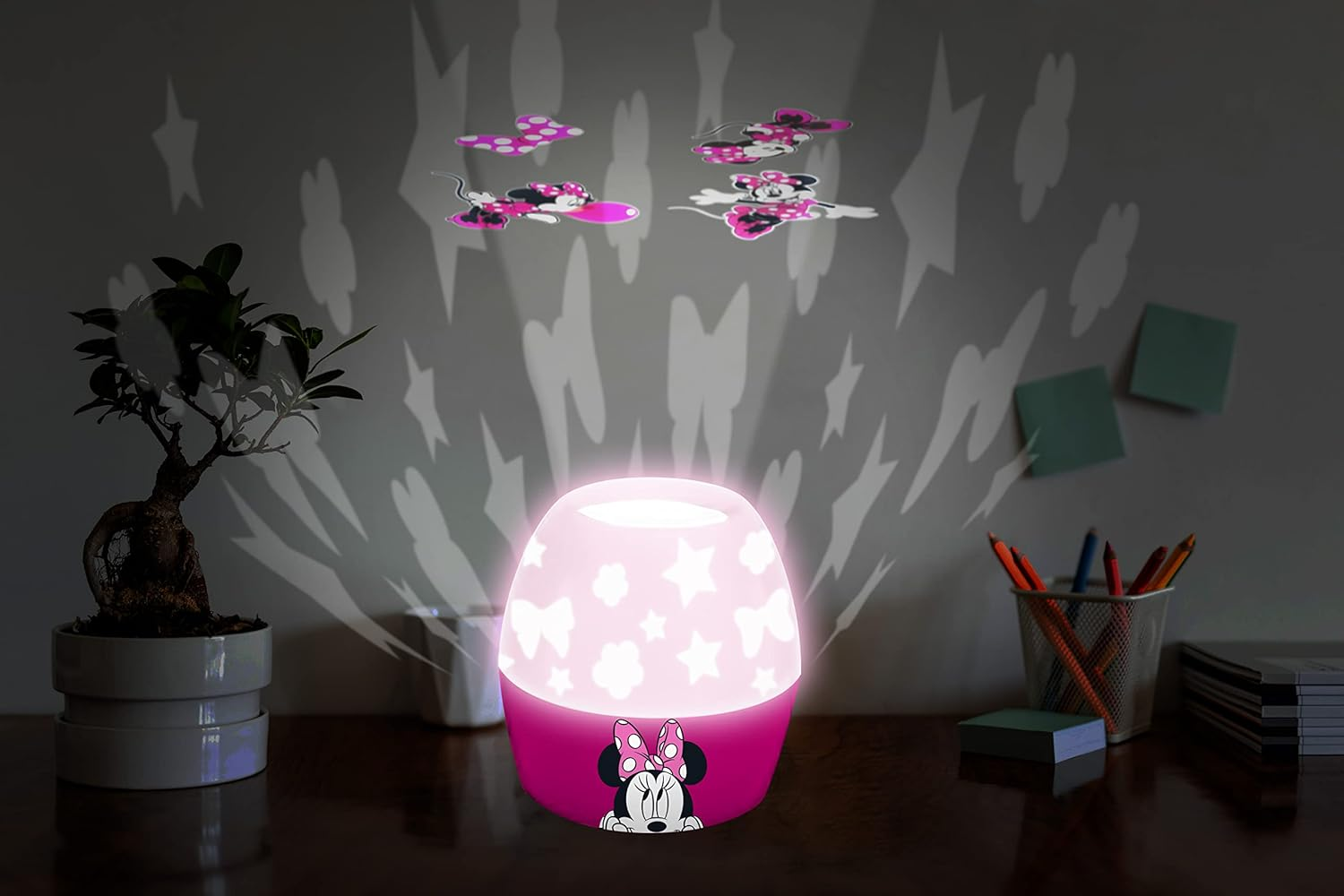 Idea Nuova Disney Minnie Mouse Scene Projection Kids Lamp and Nightlight image number 2