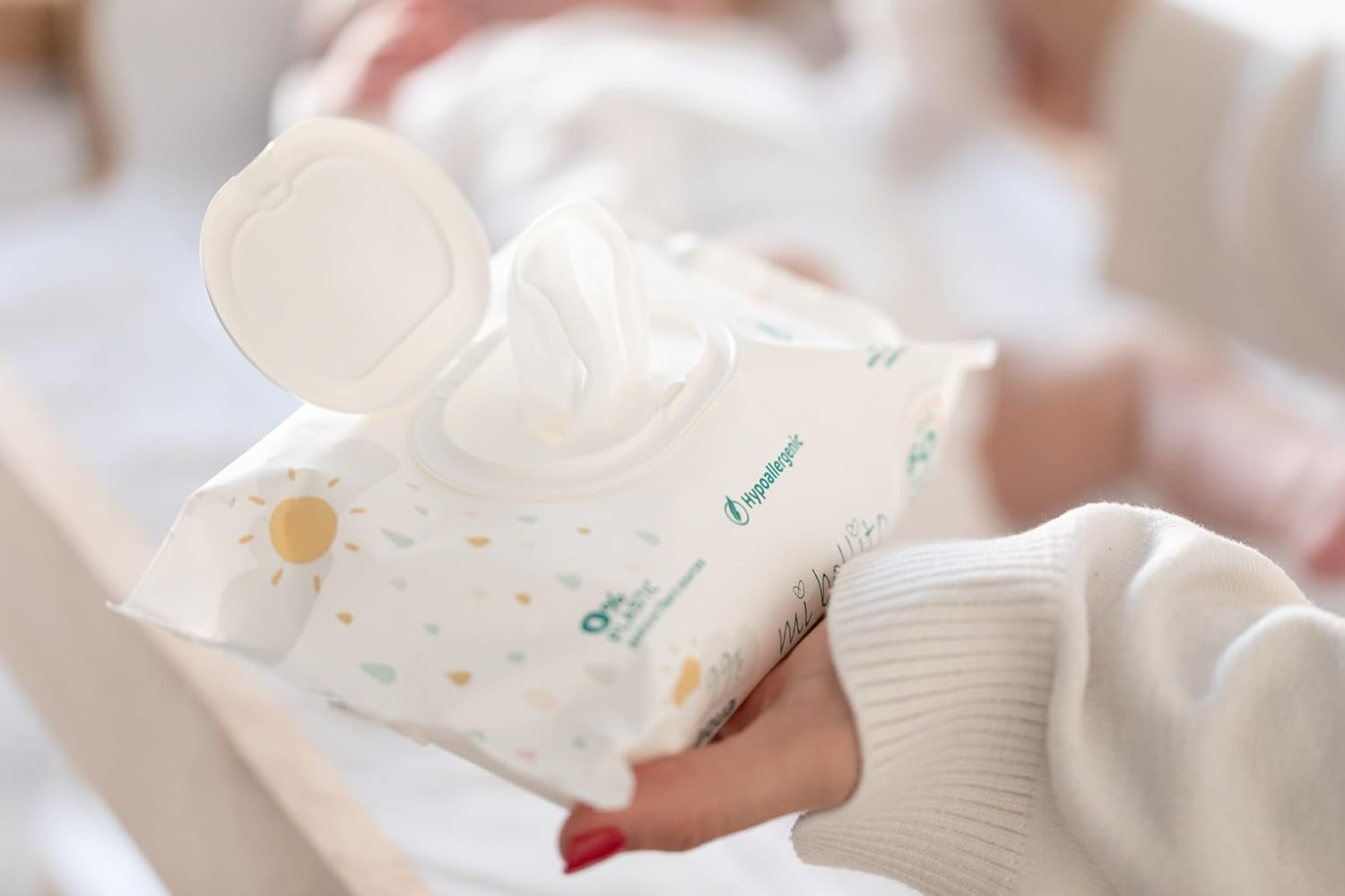 Baby Wipes - 99% Pure Aqua - 100% Vegetable Fibers - 960 Wipes - 12 Packs+4 Free - Help Restore the Neutral Ph of Baby'S Skin - Ideal for Sensitive and Atopic Skin. image number 3