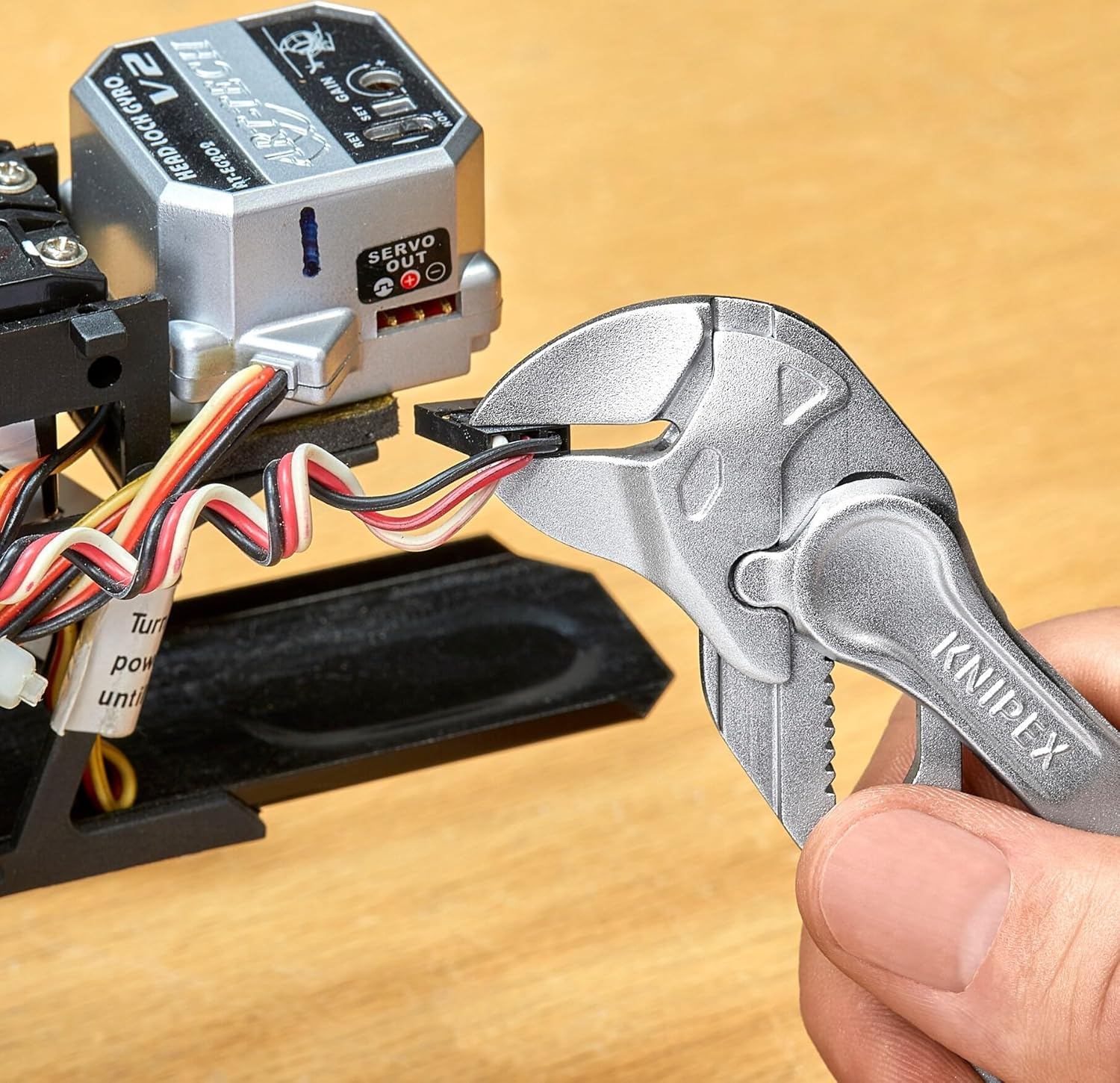 Knipex 86 04 100 BK Hard-Wearing Plier Wrench, 100 Mm Length image number 5