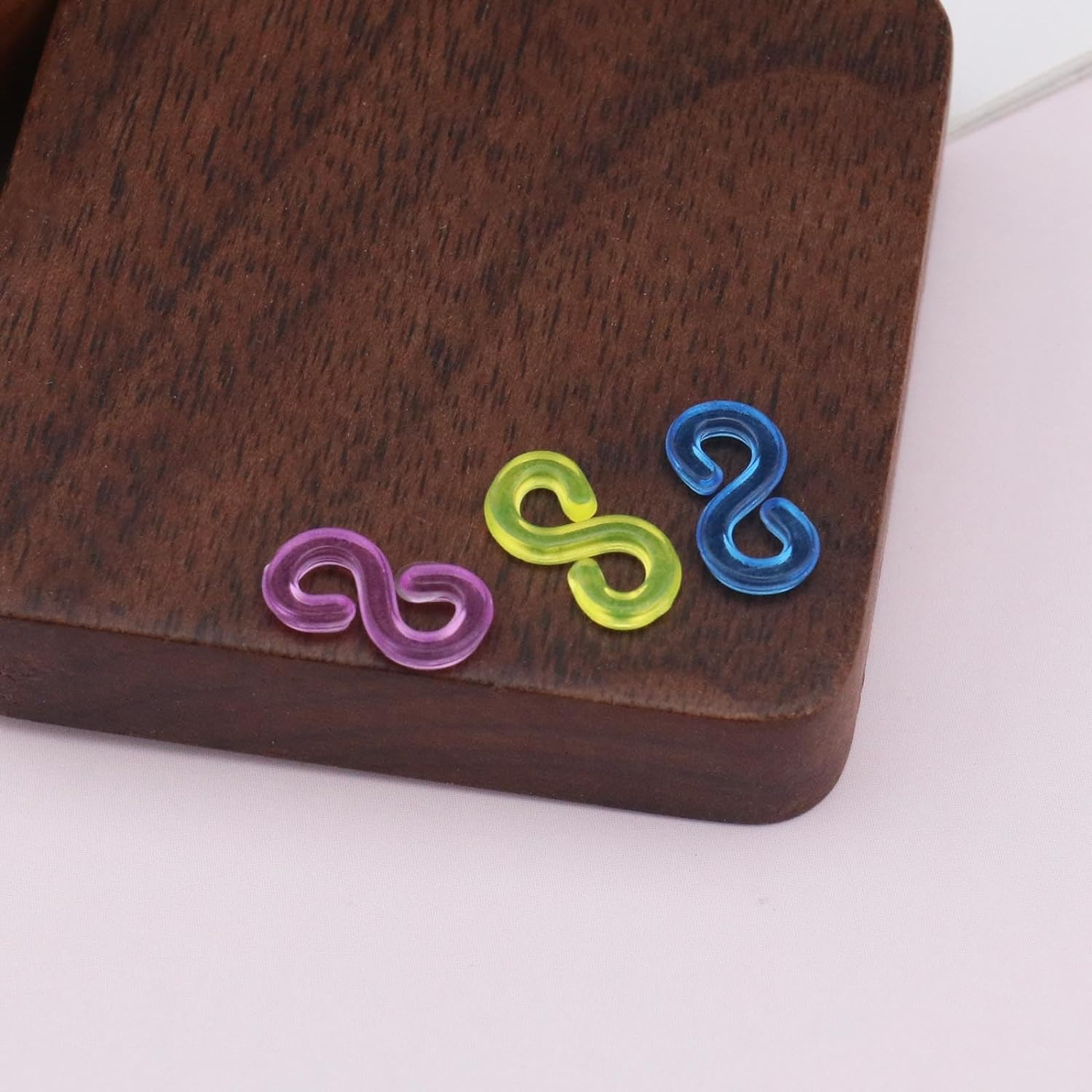 Ecsing 500Pcs Loom Band Clip for Kids Creativity Coordination DIY Basic Braided Accessories Jewelry Accessories Complete DIY Kit Special Occasion Friends Family (Colourful) - Clear image number 6