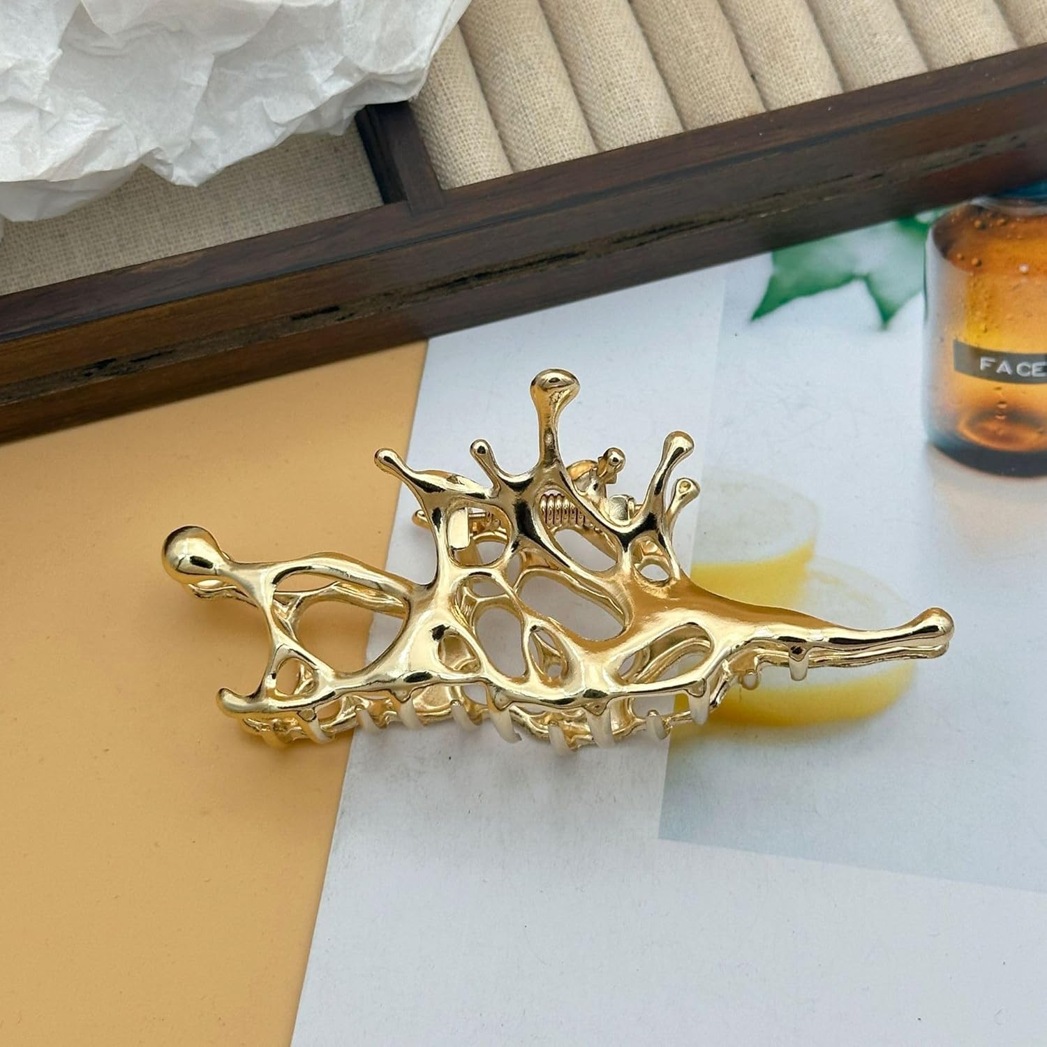 Gold Hair Claw, Large Hair Accessories for Women, Girls, Ladies, Metal Jaw Clip for Thick Hair, Sparkling Hair Styling Tool for Party, Wedding, Daily, Work image number 5