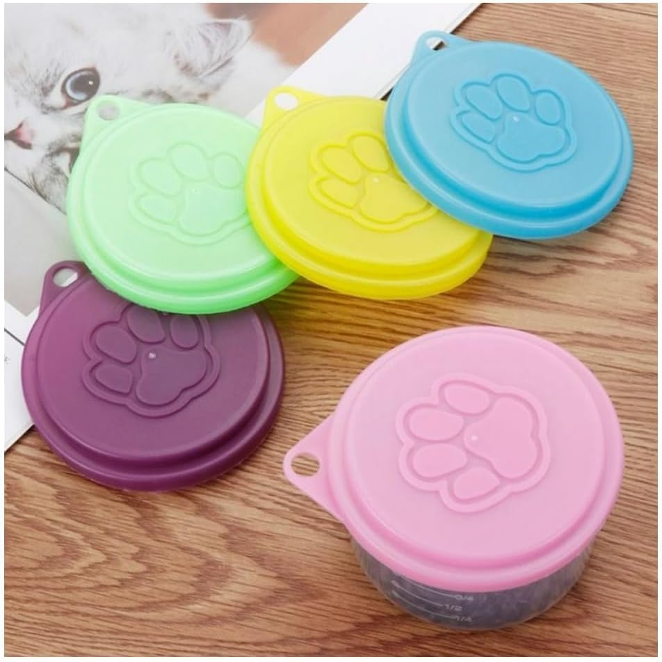 1 PCS Pet Food Can Plastic Lids Caps Reusable Reusable Plastic Dogs Cats Can Tin Cap Lid Cover, Random Color and Exquisite Workmanship Useful Pet Food Storage- image number 2