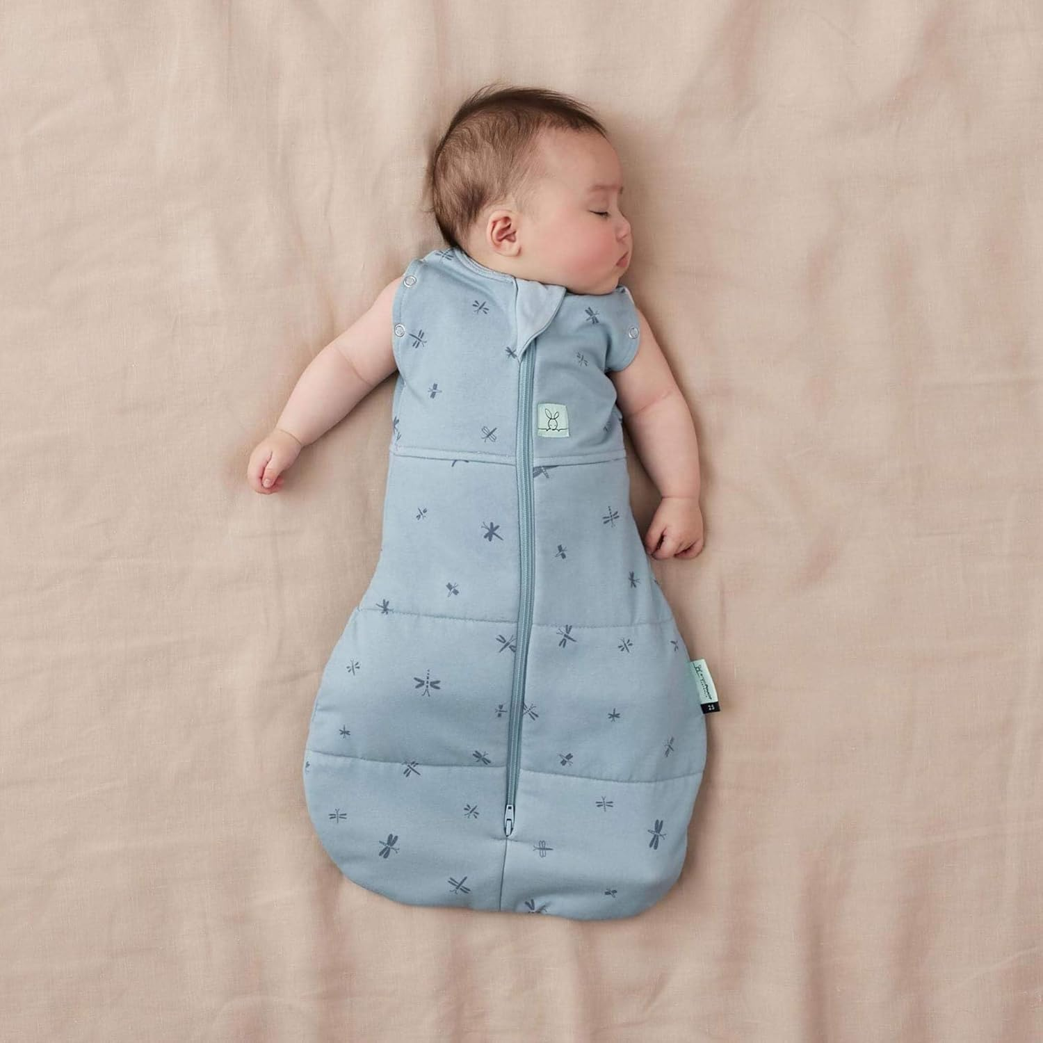 Ergopouch 2.5 TOG Cocoon Swaddle, 6-12 Months &ndash; Dragonflies Print &ndash; Organic Cotton Swaddle & Sleeping Bag in One &ndash; Arms In/Out &ndash; Easy-To-Use Two-Way Zipper &ndash; Designed for Safety & Comfort image number 2