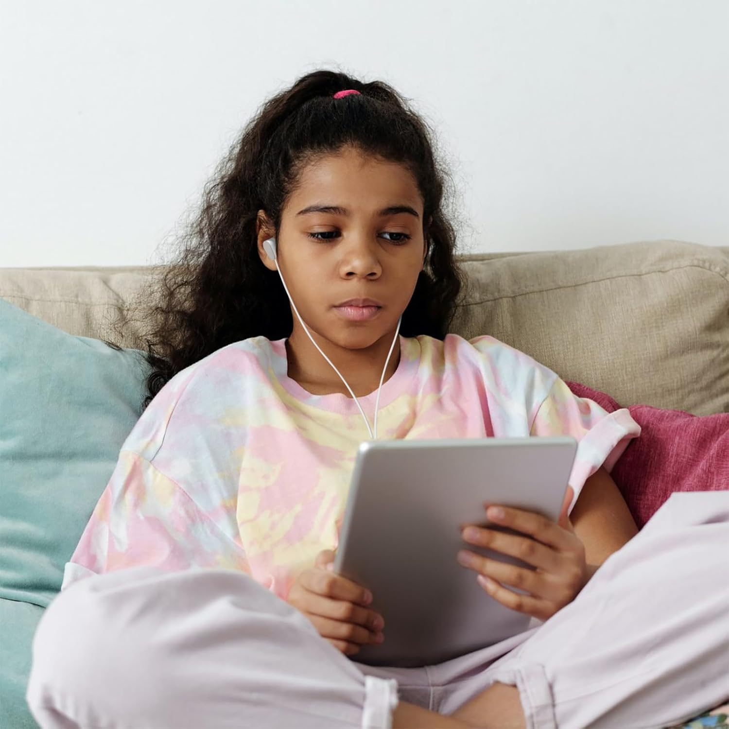 Geekria Kids Wired Earbuds with Mic for School and Online Class, Children'S 3.5Mm Jack In-Ear Earphone with 85Db Volume Limit for Small Ears, Storage Case Included (Gray) image number 5