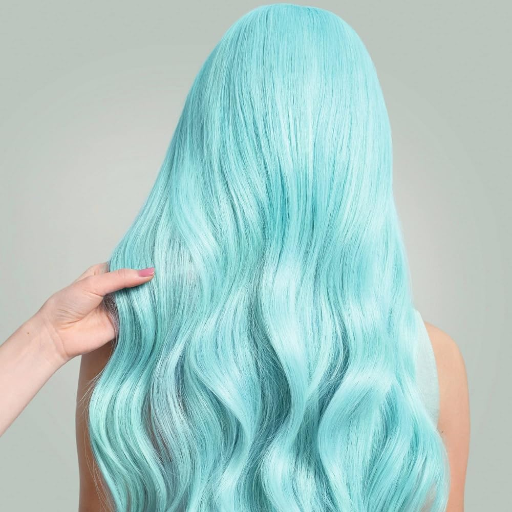 Wella Professionals Color Fresh Mask Mint - Hair Treatment for Visible Transformation of Hair Colour - Nourishing Tint with Avocado Oil - for Lightened and Light Hair - 150 Ml image number 4