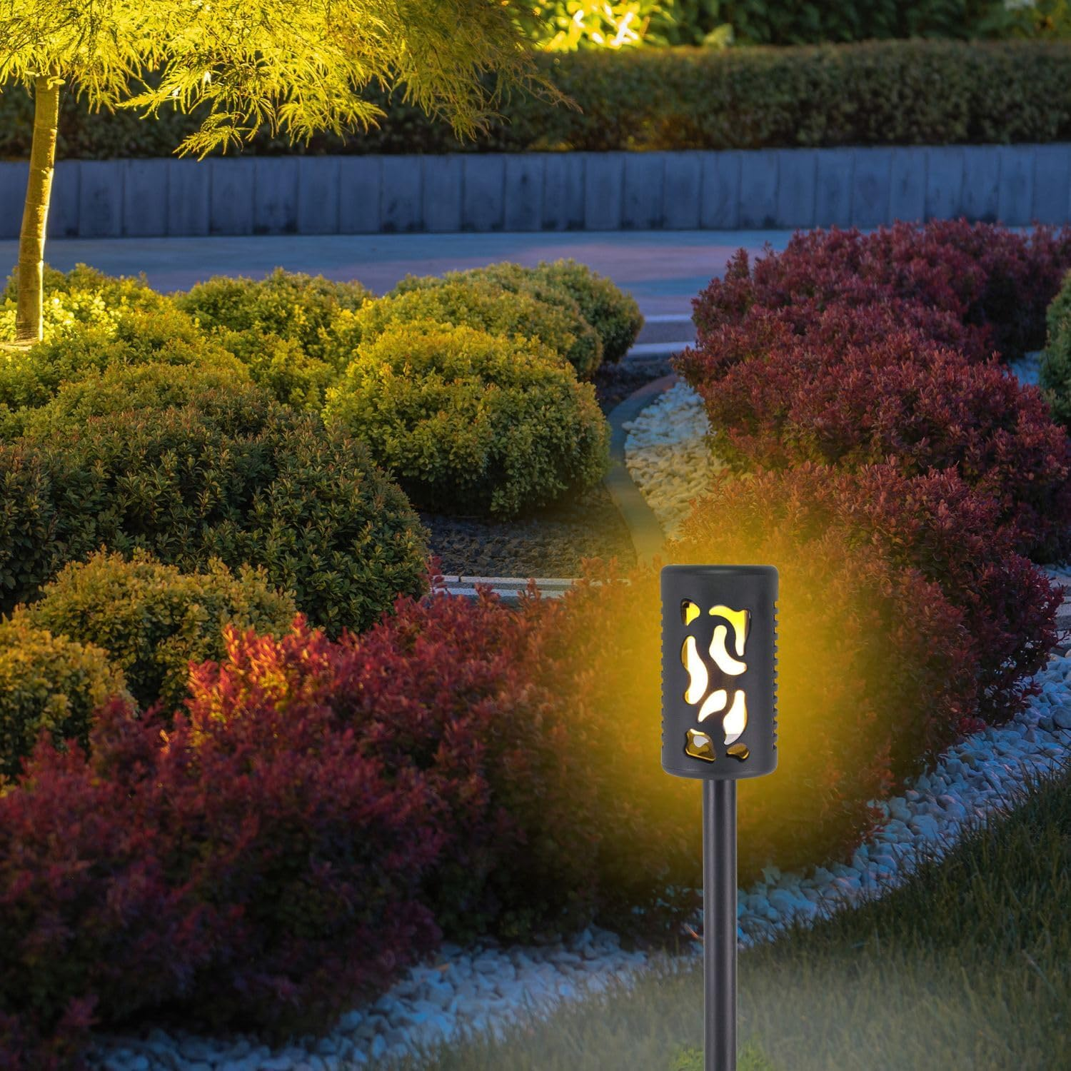 BEPER P207ILO101 Solar Light Flame Effect for Garden and Balcony, 12 LED Warm Light, Automatic Solar Lamp, IP44 Waterproof, with Ground Spike, 8H Autonomy image number 4