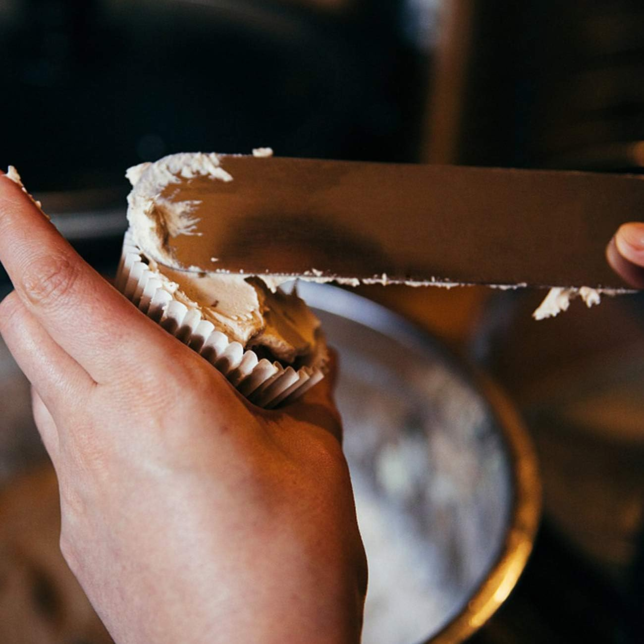 Acronde 4PCS Straight Cake Icing Spatula Set 4&rdquo; 6&rdquo; 8&rdquo; 10&rdquo; Professional Stainless Steel Cake Decorating Frosting Spatulas with Wooden Handle (Straight) - Angled image number 3