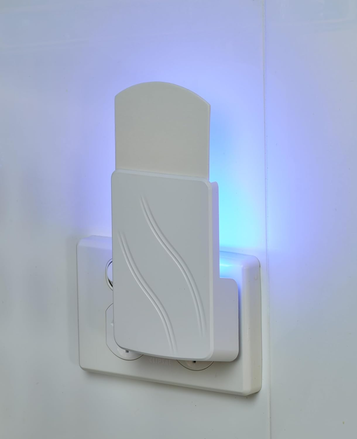 Mozzigear Glow Guard Multi Insect Plug-In Trap - No Chemicals, No Smell, No Noise, image number 1