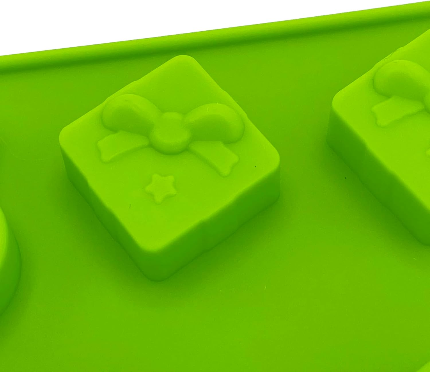 Christmas Xmas Baking Bakers Silicone Mould 12 Piece Chocolate Wax Melts Treats Jelly Ice Candy Biscuits Treats Sweets image number 3