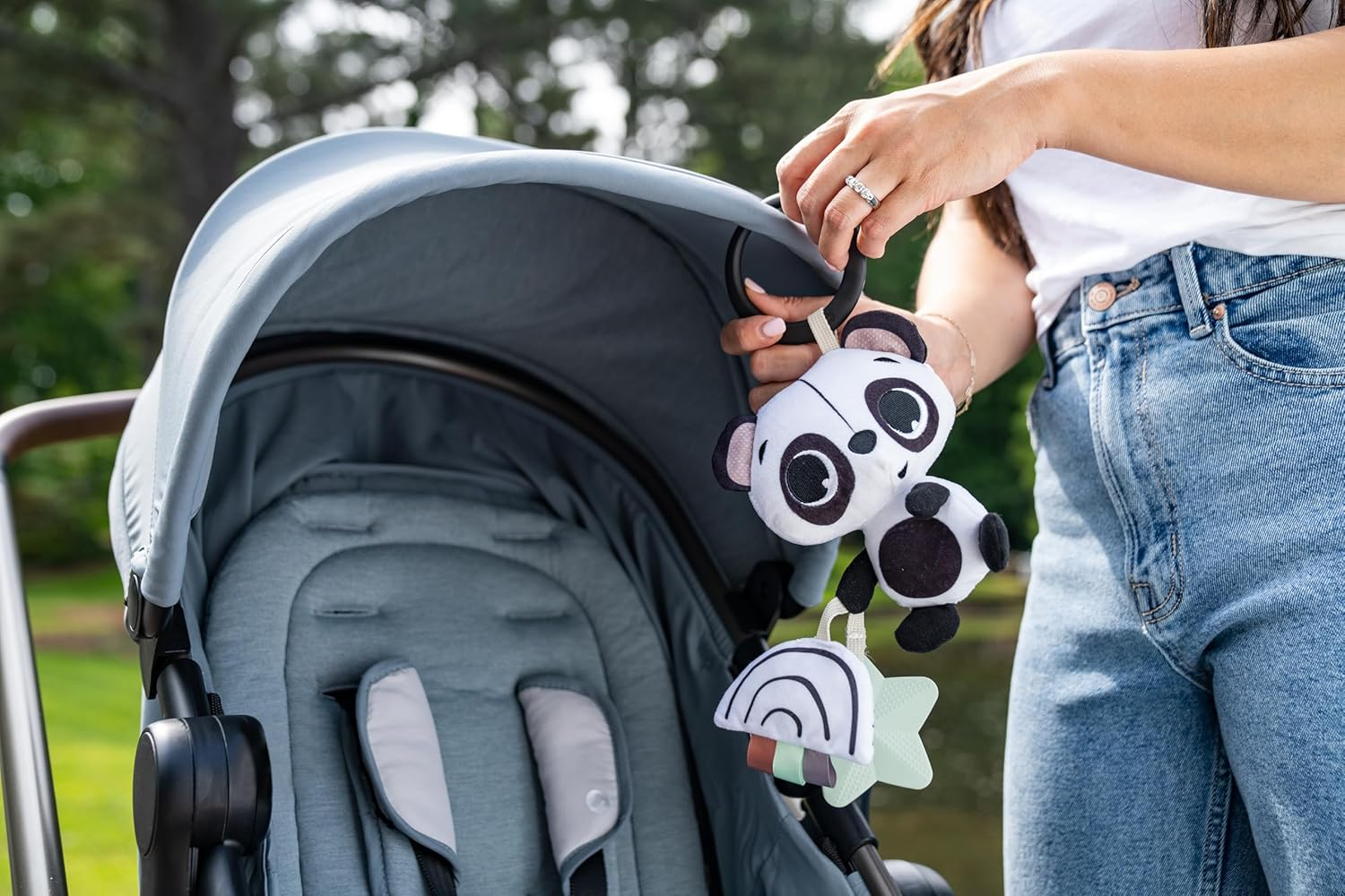 Tiny Love Take along Musical Panda, Black & White Decor Tiny Love 'George' Black & White Rolling Toy 3M+ image number 5