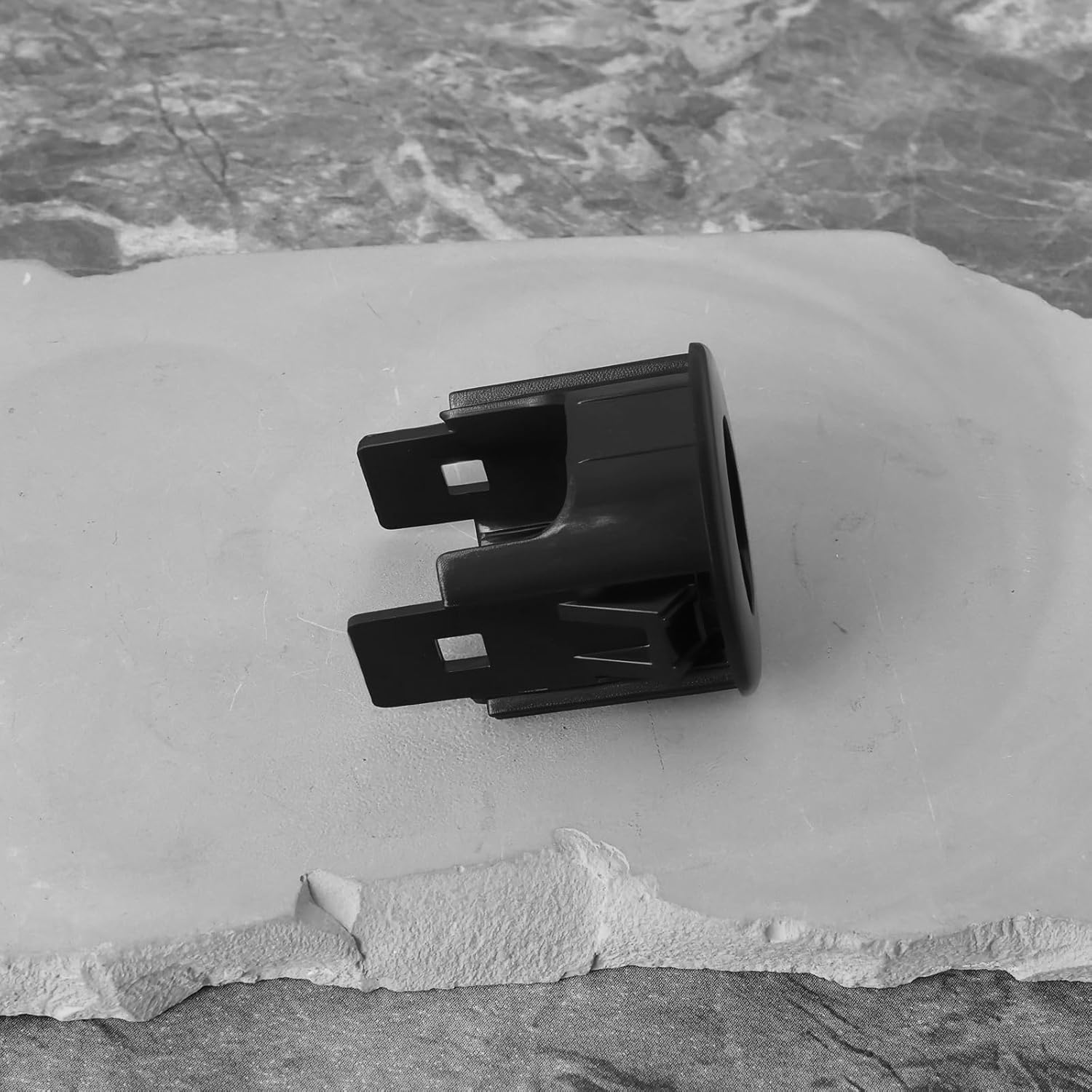 Be in Your Mind 2Pcs Parking Sensor Retainer Bracket Holder PDC Holder Replacement Part 228533 4JAOA Compatible with Nissan X Trail T32 Black