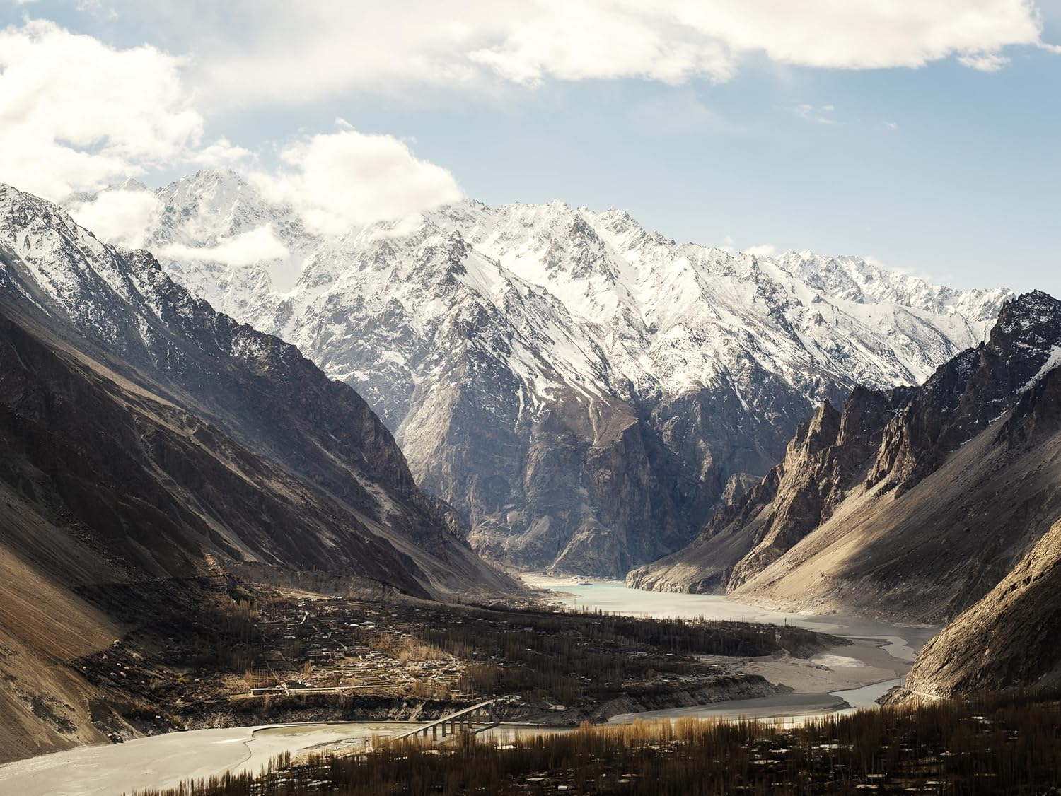 Pakistan: Recipes and Stories from Home Kitchens, Restaurants, and Roadside Stands