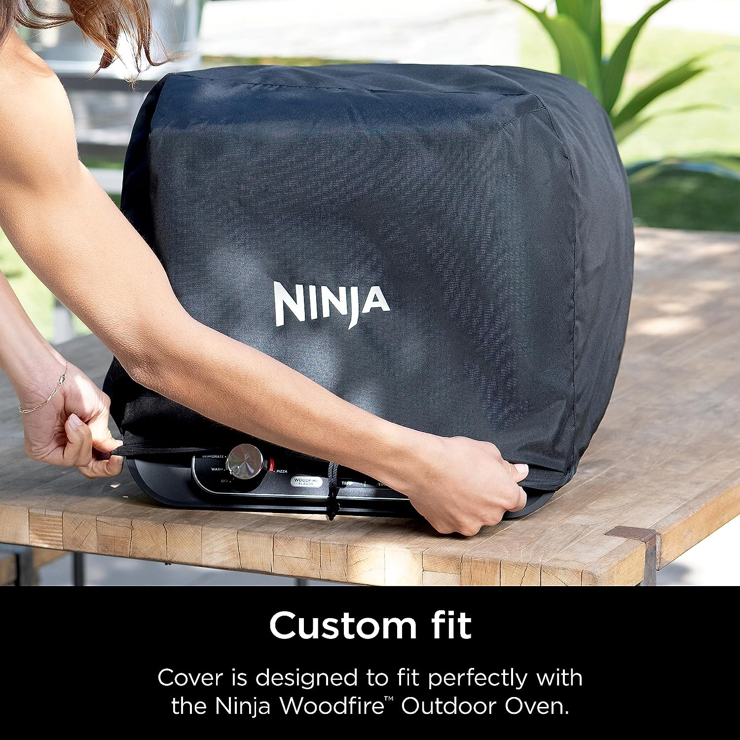 Ninja XSKOCVR Premium Cover, Compatible Woodfire Outdoor Oven (OO100 Series), Adjustable Drawstrings, UV and Water-Resistant, Lightweight, Black, 18.9'' X 17.9'' X 15.16 image number 3
