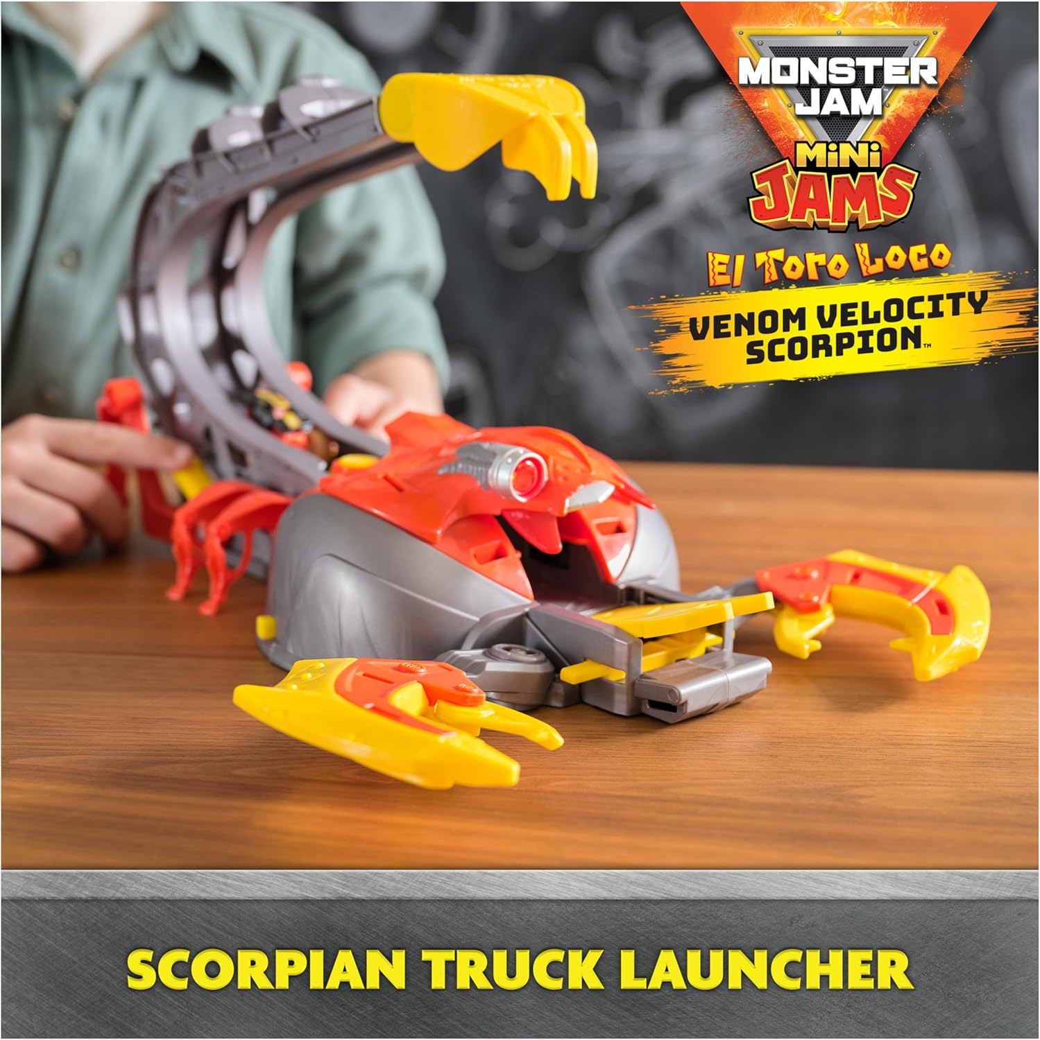 Monster Jam, El Toro Loco Venom Velocity Scorpion Playset, Mini Jams, 2 Exclusive Die-Cast El Toro Loco and Max-D Monster Truck 1:87 Scale, Kids&rsquo; Toys for Boys Aged 3, 4, 5, 6+ image number 2