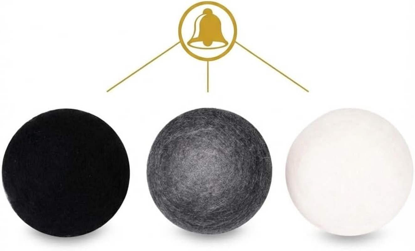 Cat Balls with Bell - Cat Toy for Happy Moments - Made of Wool - Set of 3 image number 4