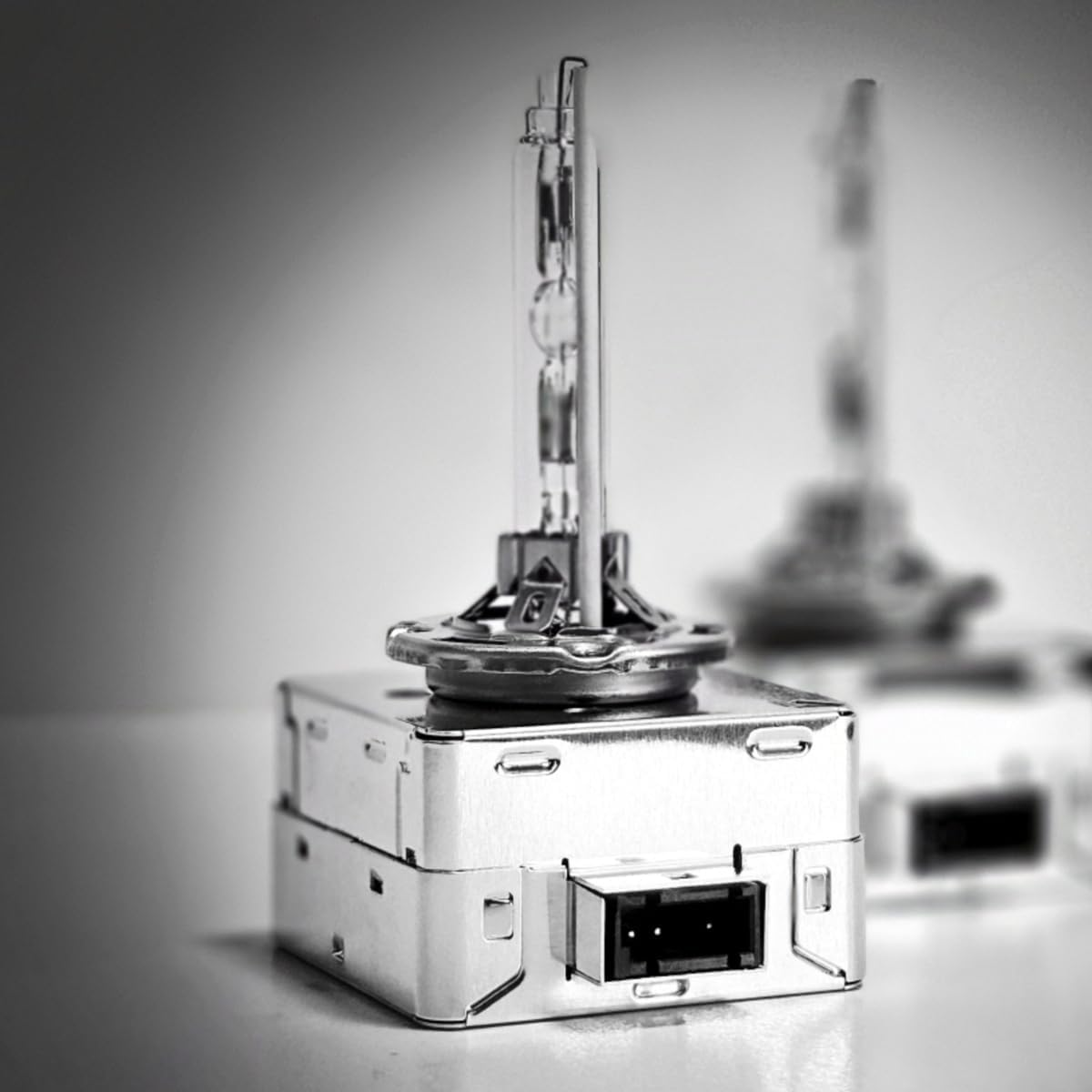 Premium D3S HID Xenon Headlight Bulbs (Pair) &ndash; 6000K Pure White, 35W/42V &ndash; OEM Replacement with German UV Quartz Burners &ndash; 3-Year Warranty image number 3