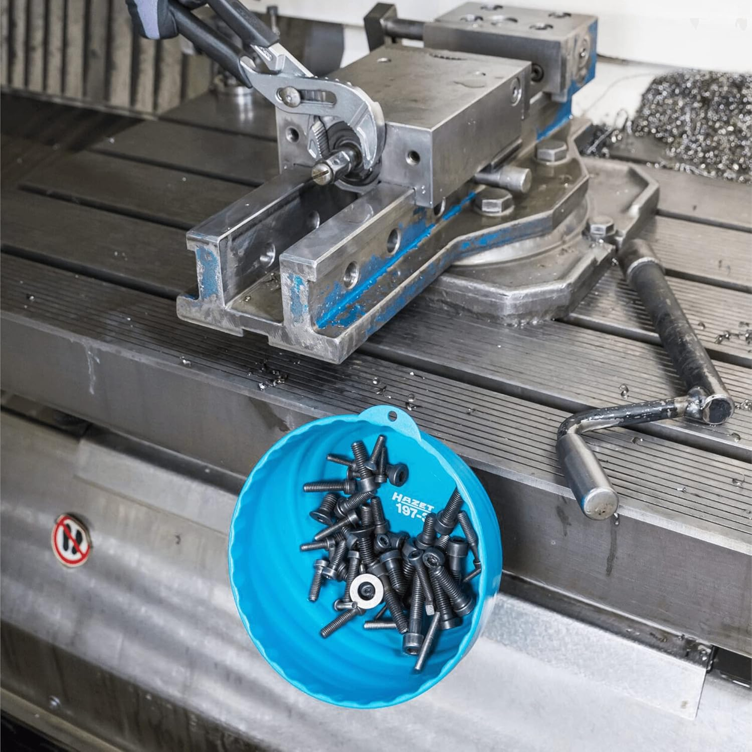 Hazet 197-3 Magnetic Cup, 150 Mm Diameter image number 3