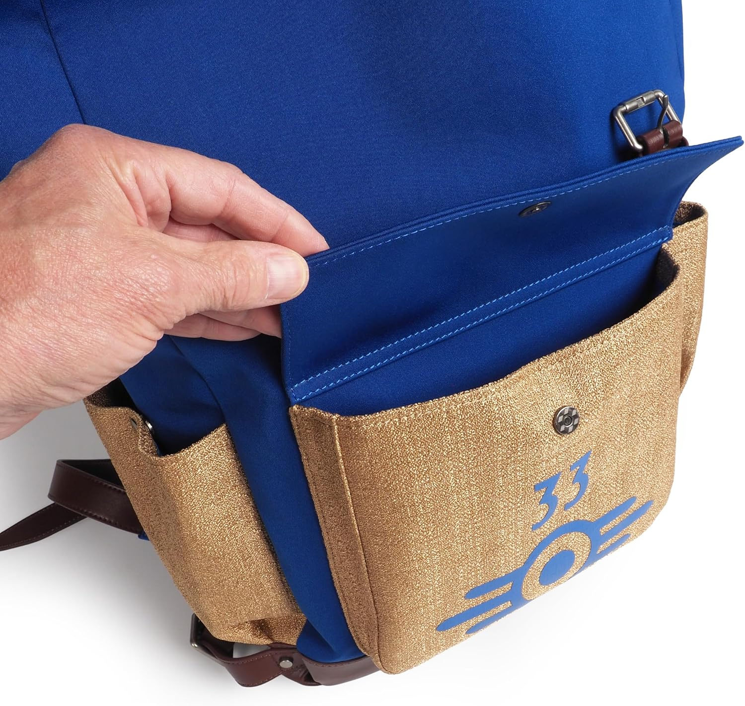 Fallout from the Wand Company: Lucy'S Backpack, the Authentic Vault 33 Replica with Fleece Blanket and Internal Pockets for Laptop, Glasses and Phone &ndash; Officially Licensed by Amazon Studios & image number 3