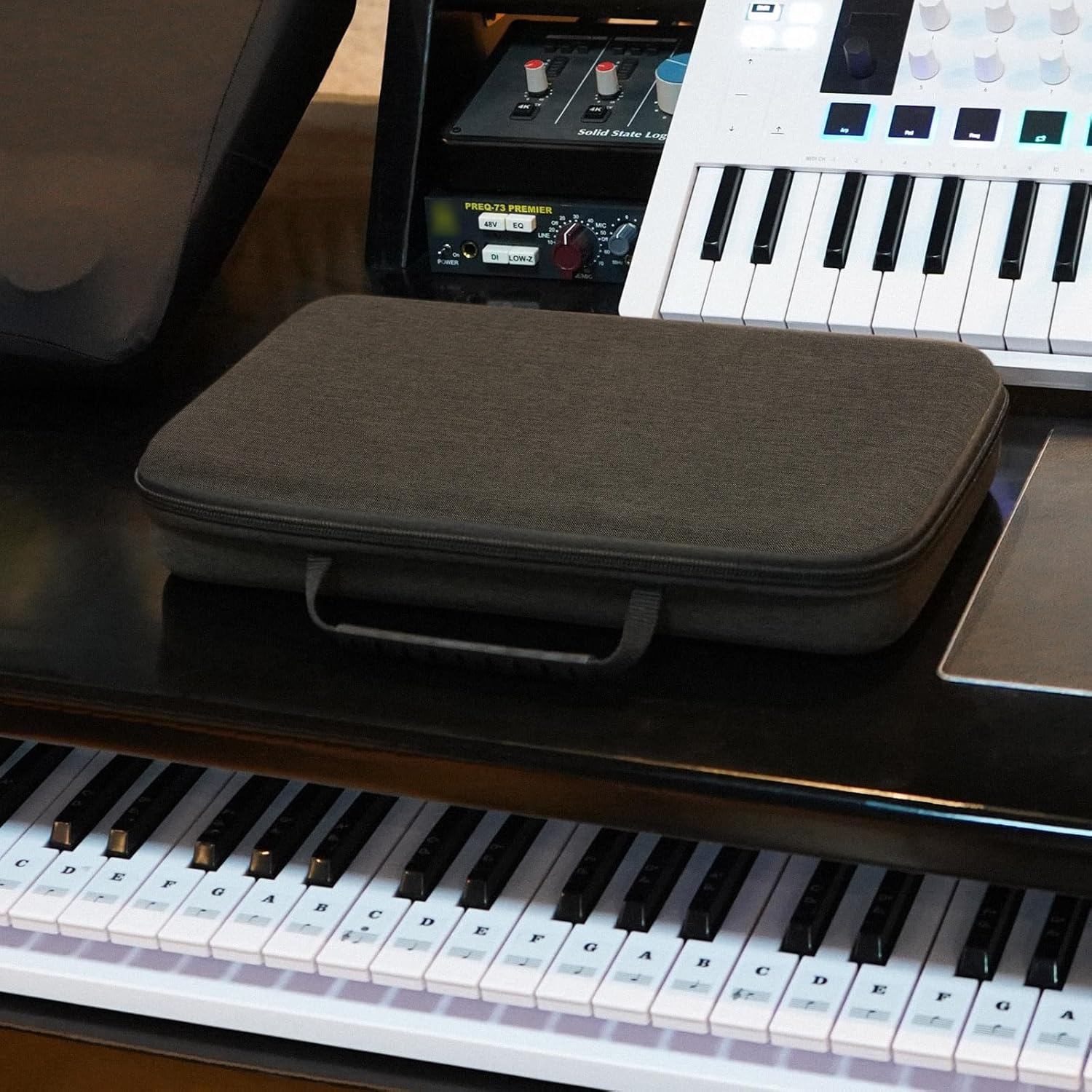 Linkidea Hardshell Case Compatible with Akai Professional MPK Mini Mk3-25-Key Ultra-Portable USB MIDI Drum Pad and Keyboard Controller Protective Cover (Dark Grey)