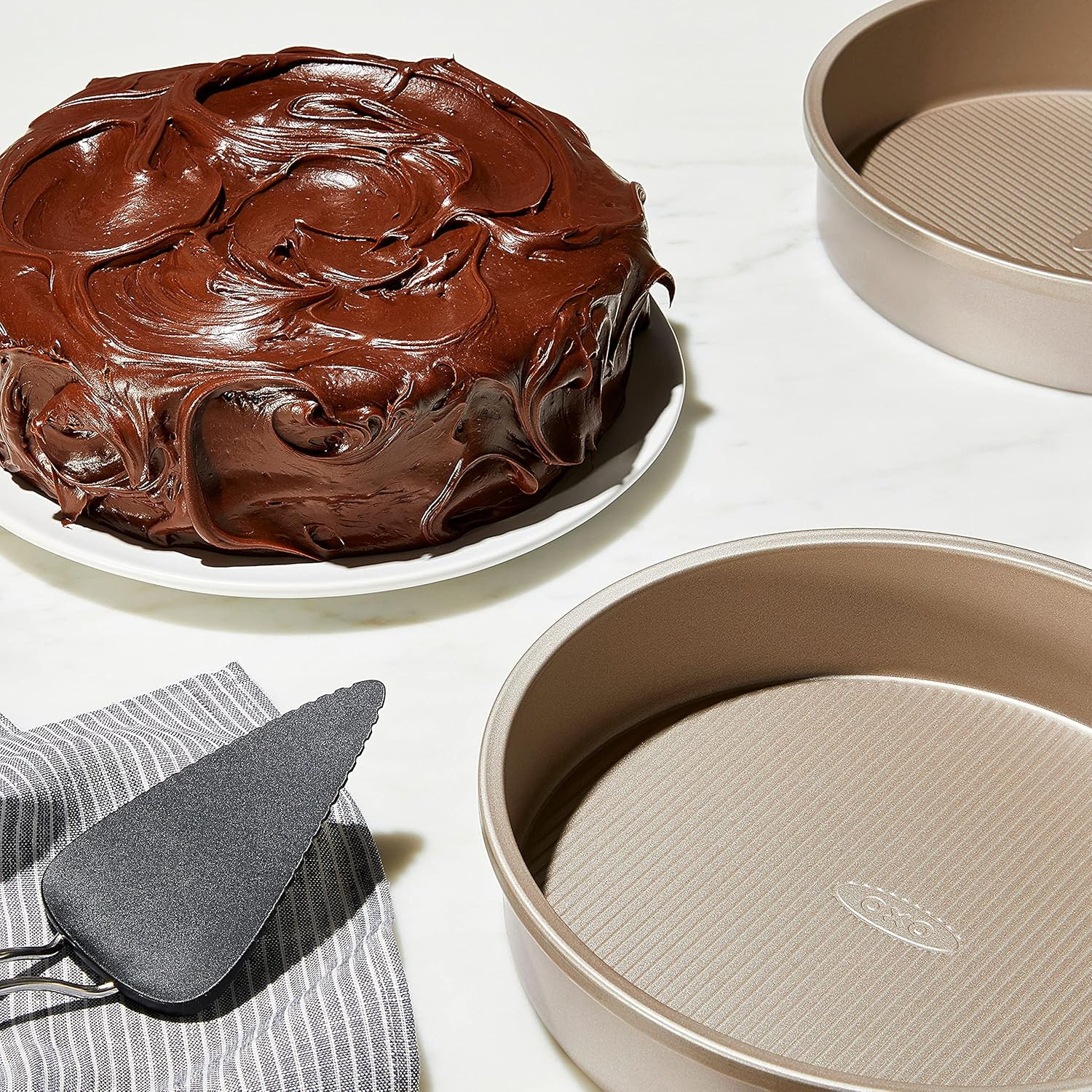 OXO Good Grips Non-Stick Pro round Cake Pan 9 Inch image number 6