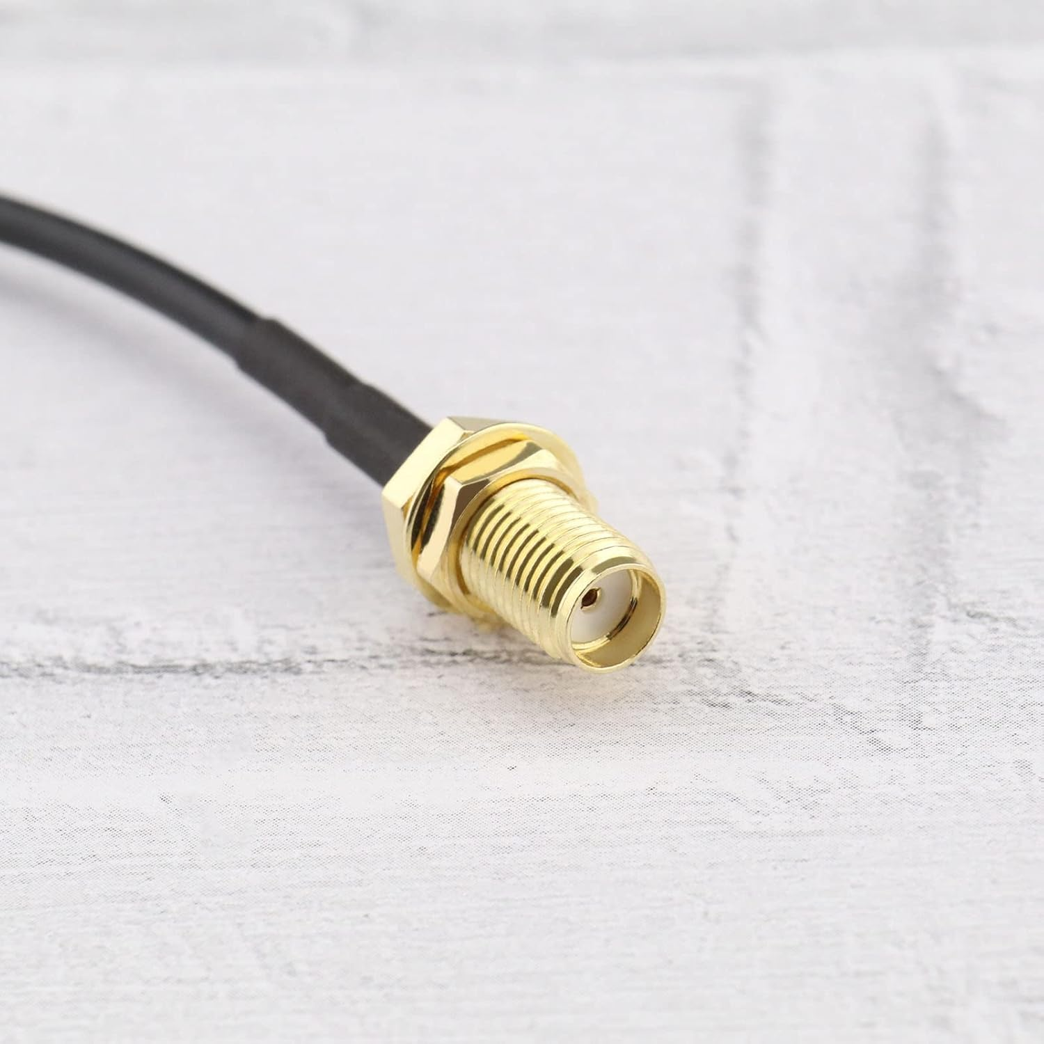 Ecsing 2PCS CRC9 to SMA Antenna Extension Cable RG174 Coaxial Pigtail Cable Low Loss SMA Female to CRC9 Male Right Angle Cable for 2G 3G 4G Modems Hotspots 30Cm image number 4