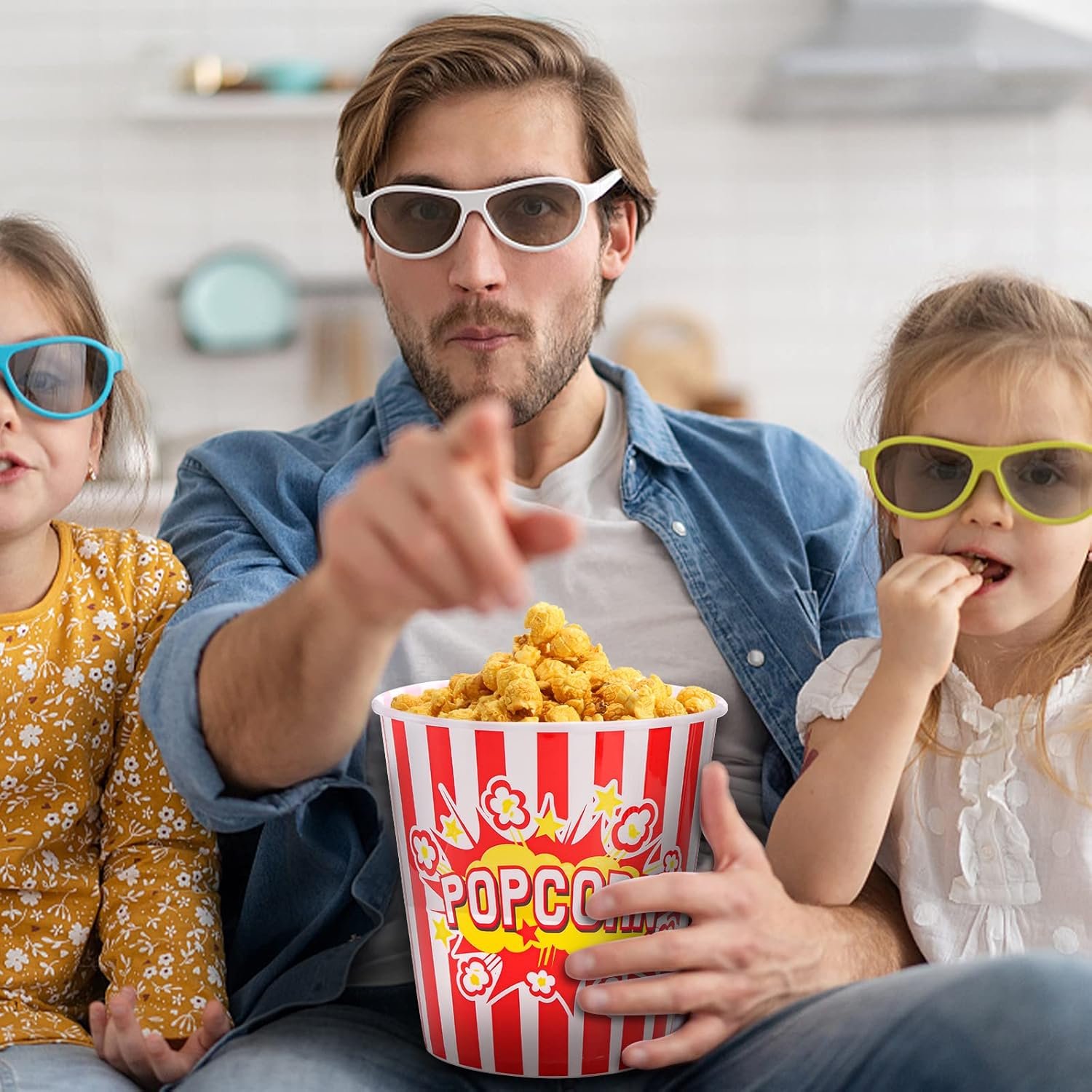 YOUEON 12 Pack Large Plastic Popcorn Bowls, 95 Oz Reusable Popcorn Containers in Red & White Striped Retro Style, Popcorn Buckets for Movie Night, Theater, Party Theme image number 4