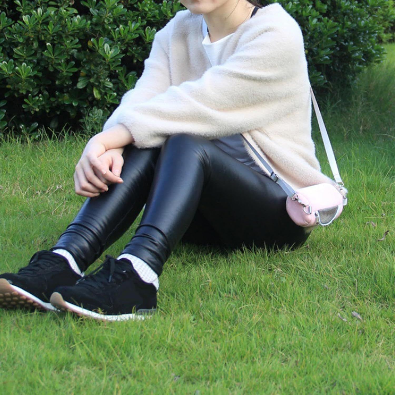 Hamster Carrier Bag | Small Animal Warm Plush Travel Bag,Lizard Bird Rabbit Cage, Breathable Mesh Window, Cylinder Travel Pouch for Bearded Dragon Hedgehog Ferret and More Borato image number 6