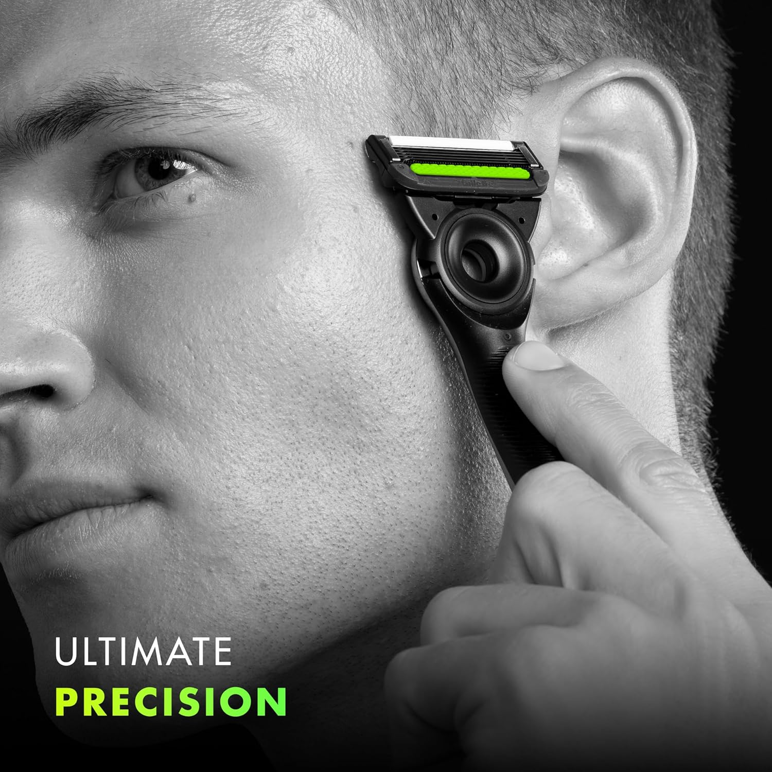 Gillettelabs with Exfoliating Bar Razor for Men 1 Count image number 6