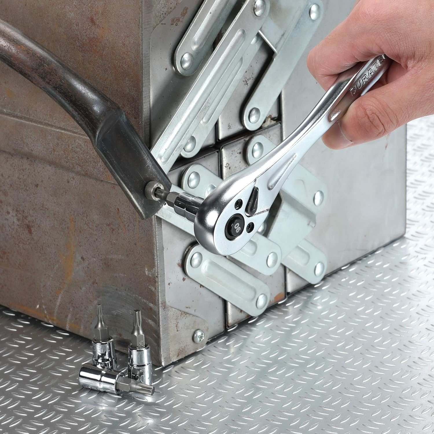 WORKPRO 13-Piece Torx Bit Socket Set T8-T60, 1/4", 3/8" and 1/2" Drive, S2 Steel 6 Point Star Bits and CR-V Sockets with Storage Case for Hand Use Work on Cars, Trucks image number 1