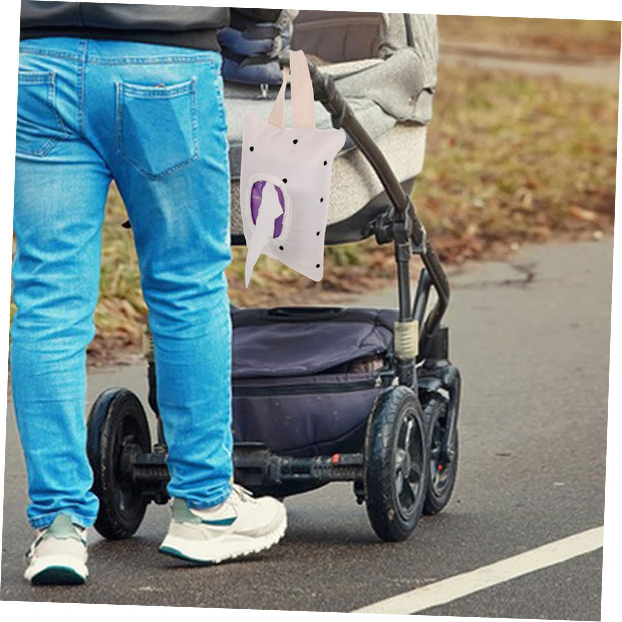 2Pcs Wipes Container Car Armrest Tissue Holder Flat Tissue Holder Towel Dispenser Wipes Dispenser image number 4