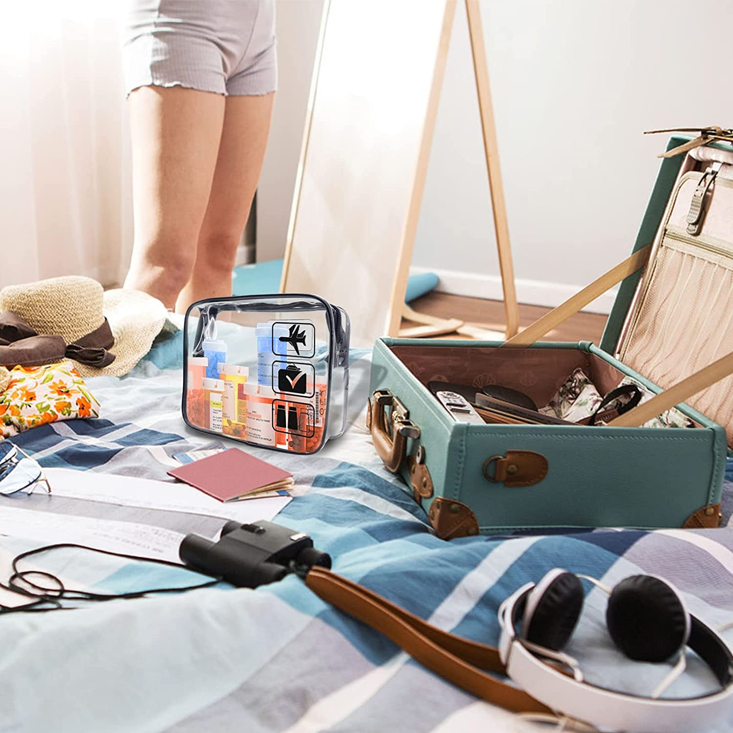 2Pcs Clear Travel Toiletry Bag Wih Zippers Carry-On Travel Accessories Quart Size Toiletries Cosmetic Pouch Makeup Bags for Men and Women image number 2