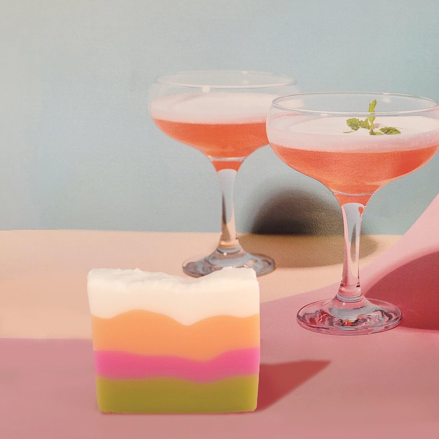 Bomb Cosmetics Peach & Golden Raspberry Martini Soap Slice image number 1