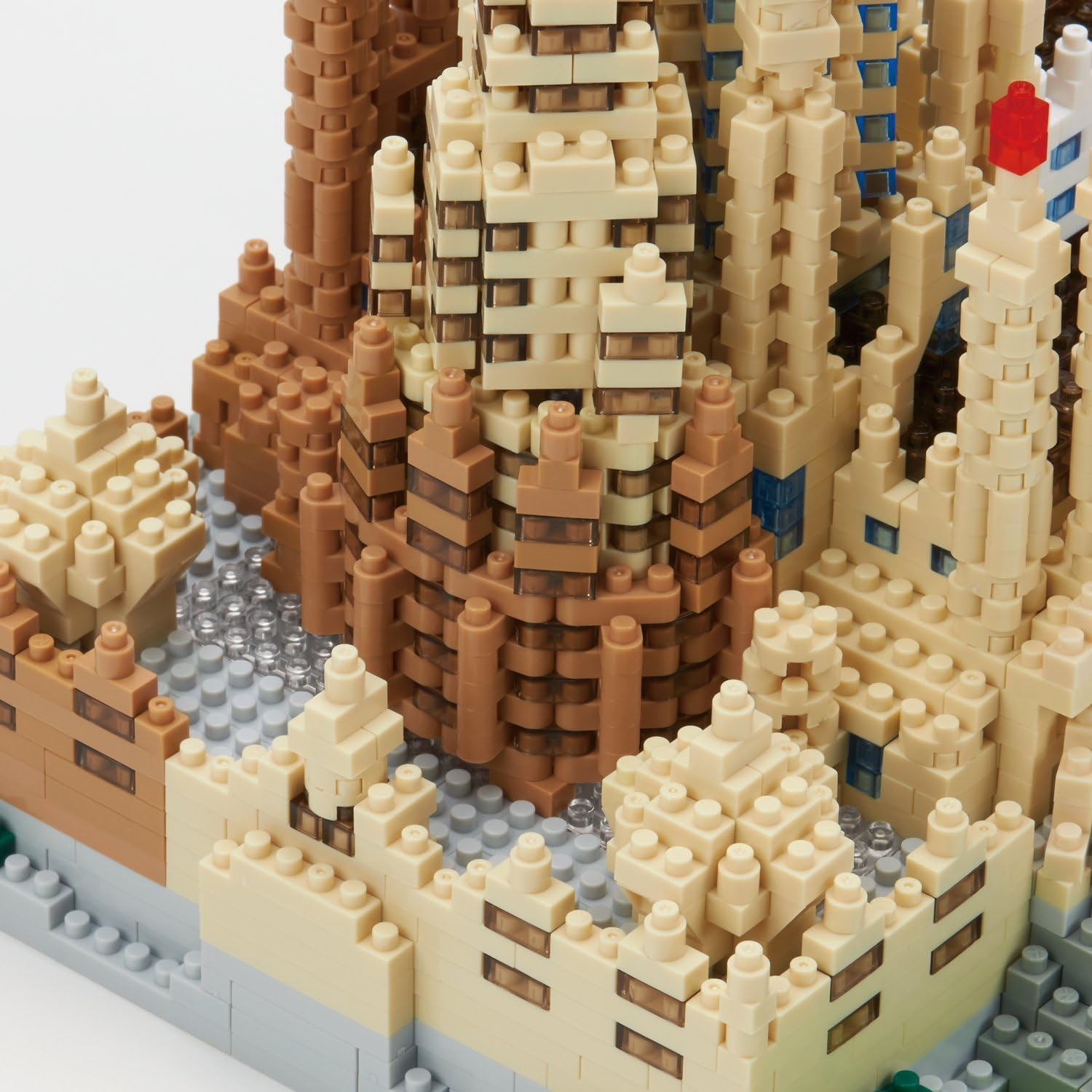 Nanoblock Sagrada Familia Deluxe Building Set (2660 Piece) image number 4