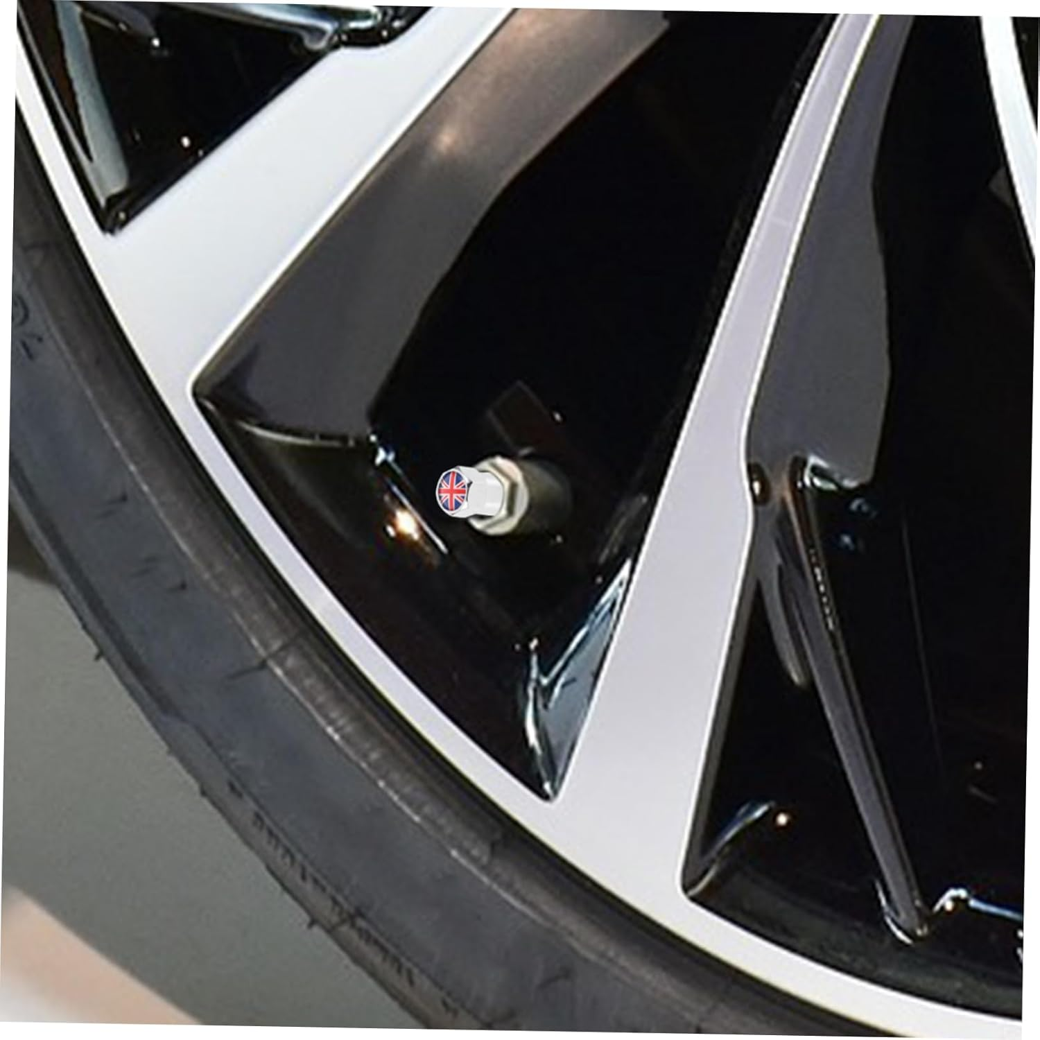 PLAFOPE 4Pcs Universal Car Tire Valve Stem Caps Metal Mini Valve Covers with UK Flag Design for Cars Suvs Trucks Sturdy Decorative Tyre Caps for Automotive Wheel Accessories image number 1