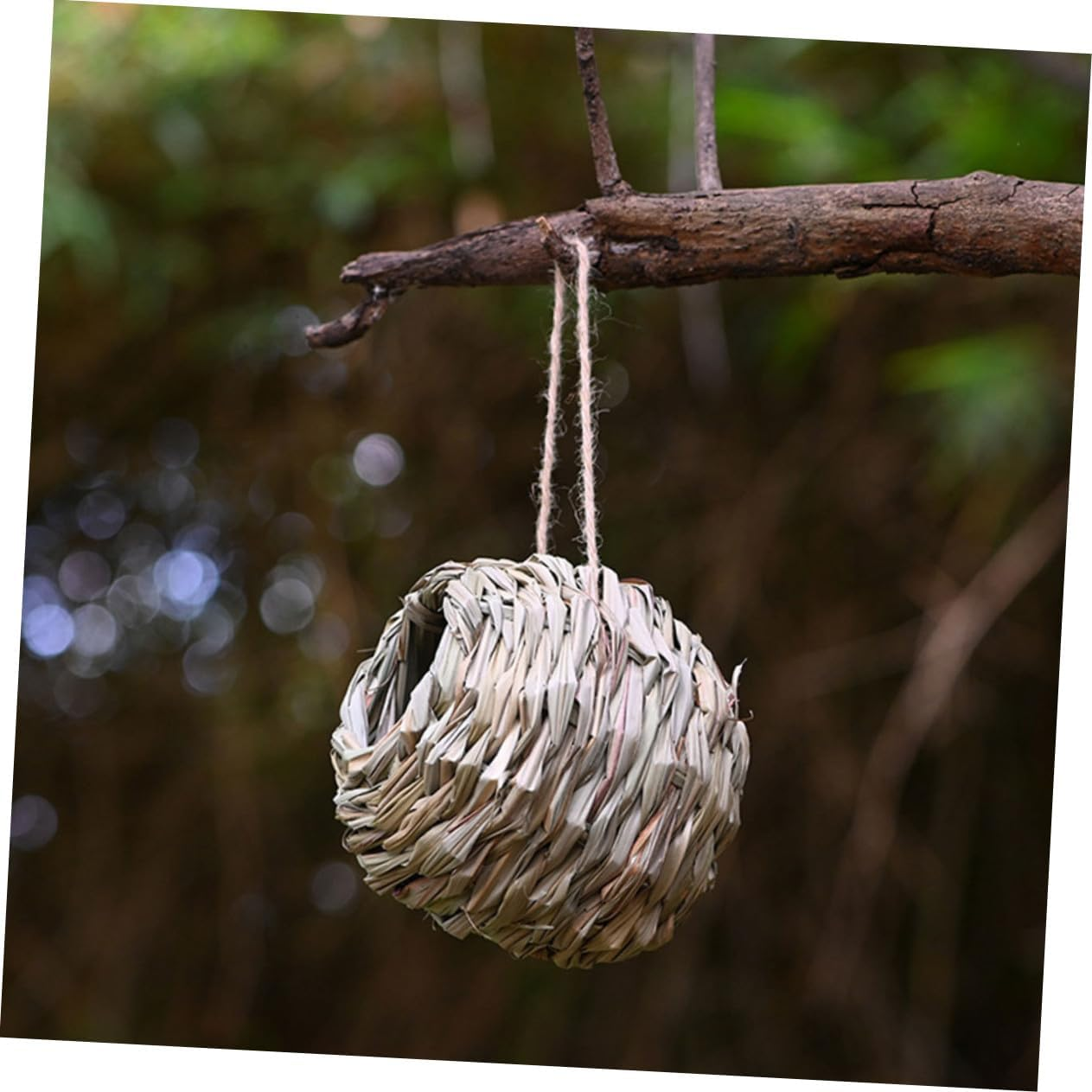 WOONEKY 3Pcs Natural Grass Hanging Bird Houses for Outdoor Garden Balcony Porch Handwoven Finch Nest Boxes with Secure Entry Weather-Resistant Straw Bird Huts Home Decor image number 3