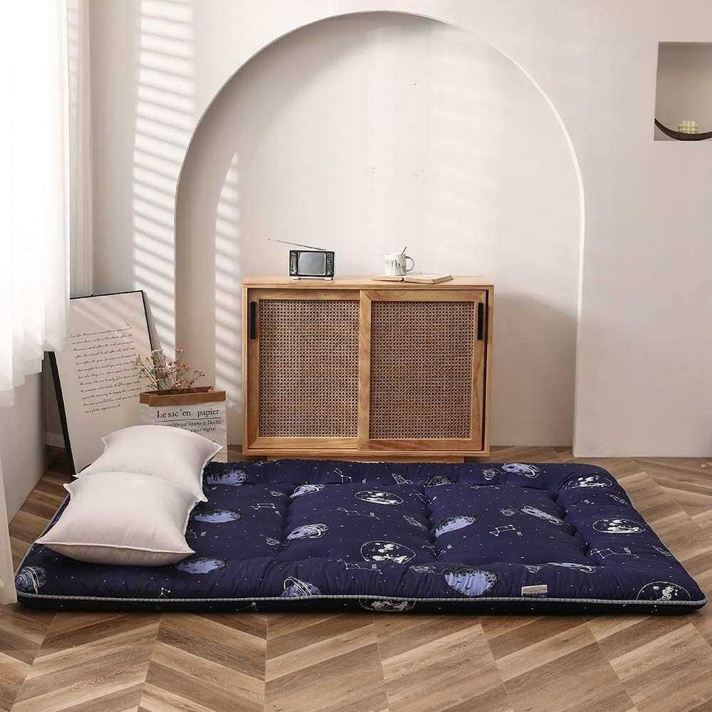 Japanese Floor Mattress Futon Mattress, Thicken Tatami Mat Sleeping Pad Foldable Roll up Mattress Dormitory Mattress Pad Floor Lounger Pillow Bed (Vivid-Space Adventure, 135 X 200 Cm)