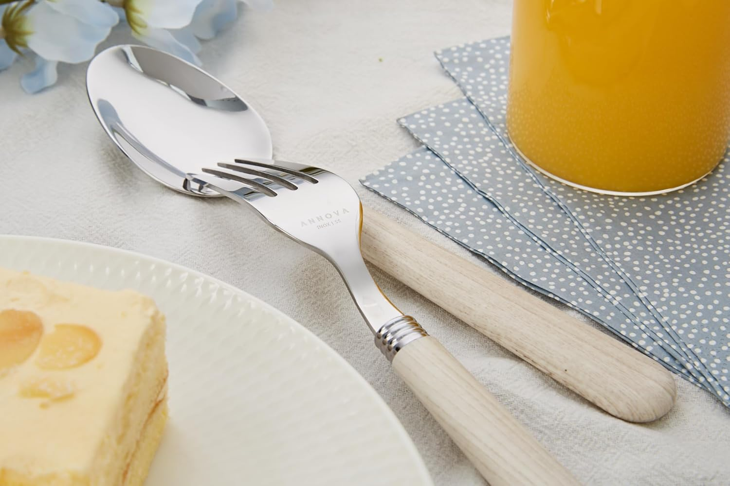 ANNOVA Silverware Set 20 Pieces Stainless Steel Cutlery Color Handle Flatware - 4 X Dinner Knife; 4 X Dinner Fork; 4 X Salad Fork; 4 X Dinner Spoon; 4 X Dessert Spoon (Wood)